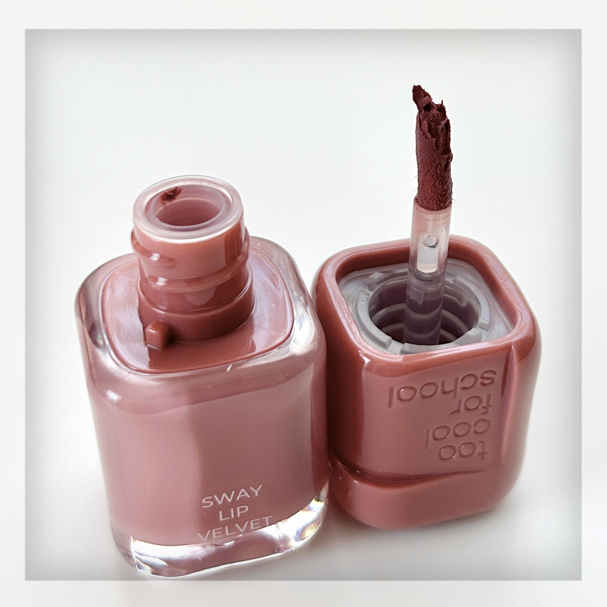 スウェイリップベルベット #11 ロスティングフィグ/too cool for school/リップティントを使ったクチコミ（3枚目）