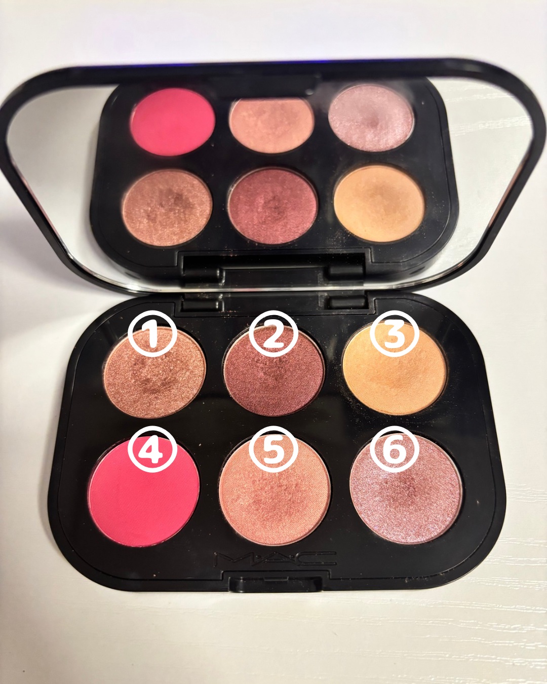 コネクト イン カラー アイシャドウ パレット × 6 ローズ レンズ/M・A・C/アイシャドウパレットを使ったクチコミ（2枚目）