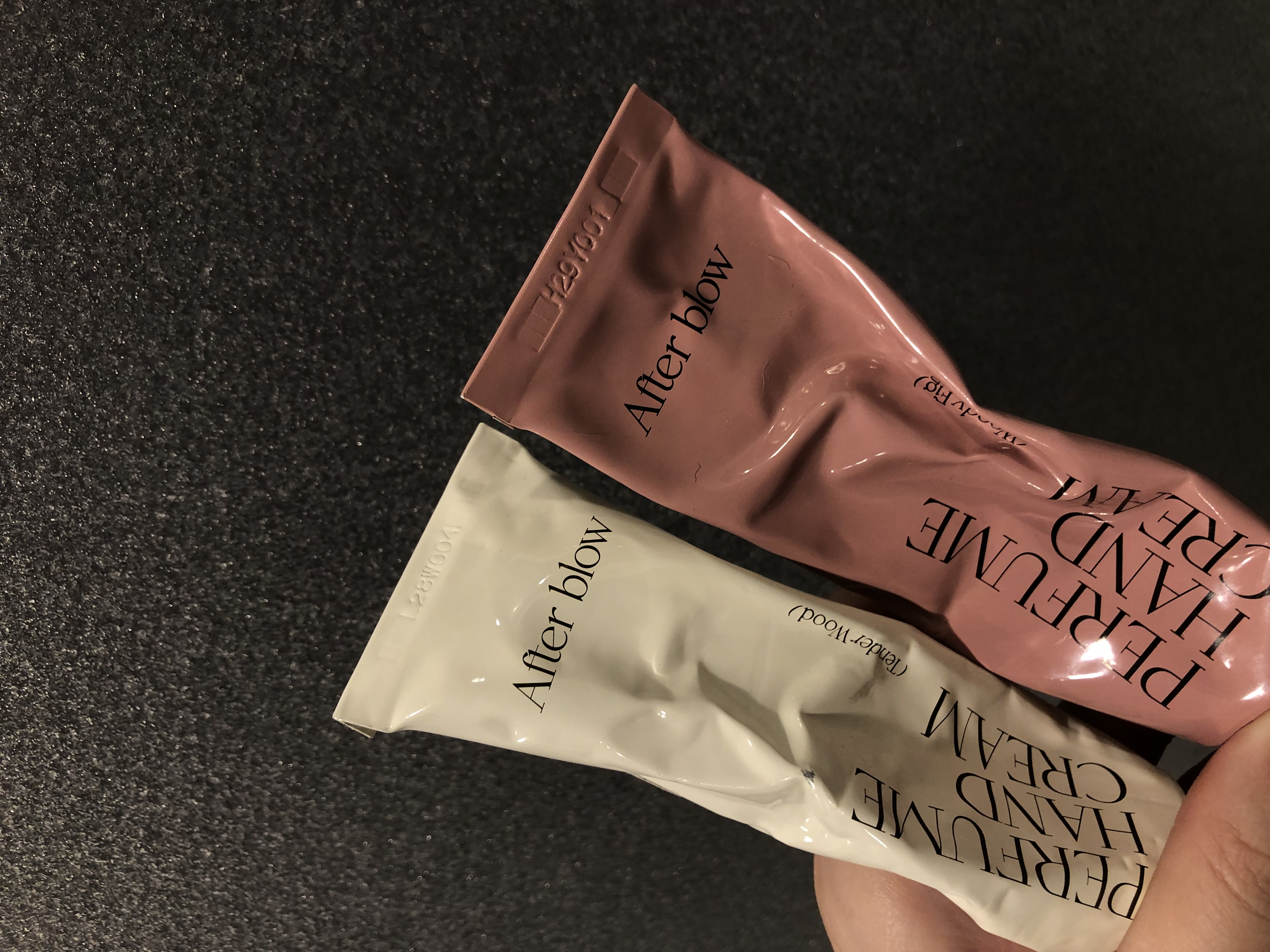  パフューム ハンドクリーム TENDER WOOD/After blow/ハンドクリームを使ったクチコミ（3枚目）