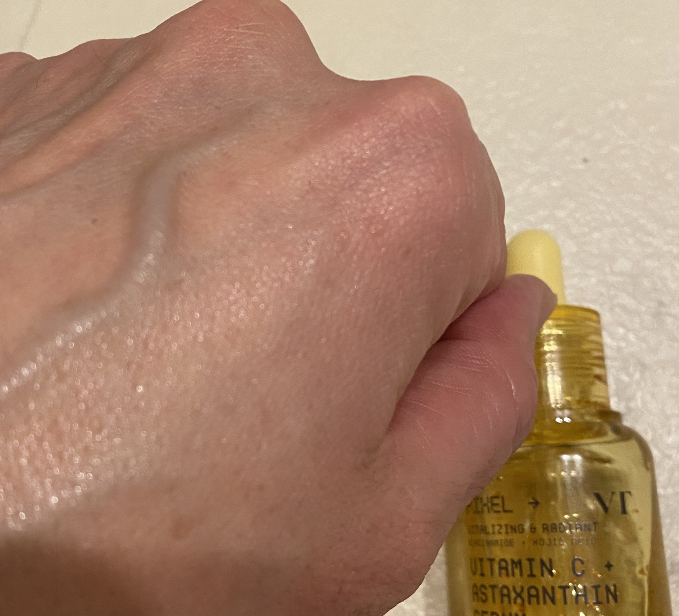 ビタミンC アスタキサンチン セラム/VT/美容液を使ったクチコミ（2枚目）