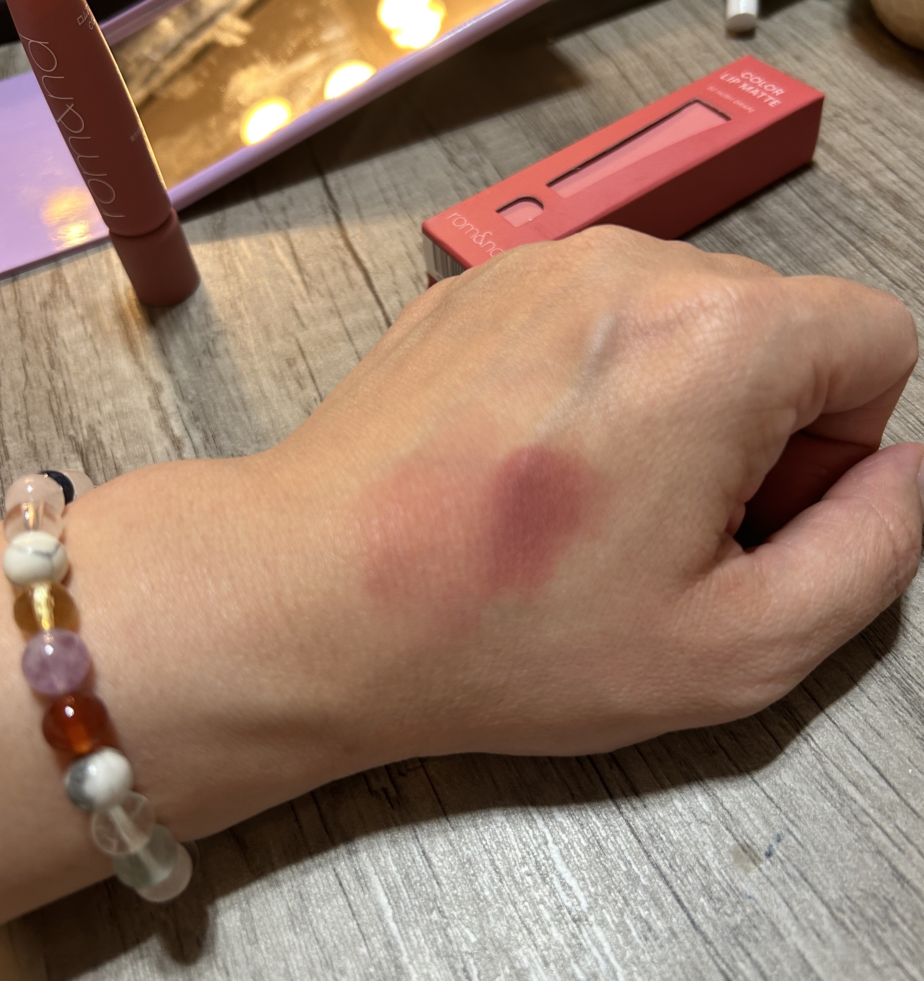 カラーリップマット 02 ハッシュグレープ/rom&nd/口紅を使ったクチコミ（2枚目）