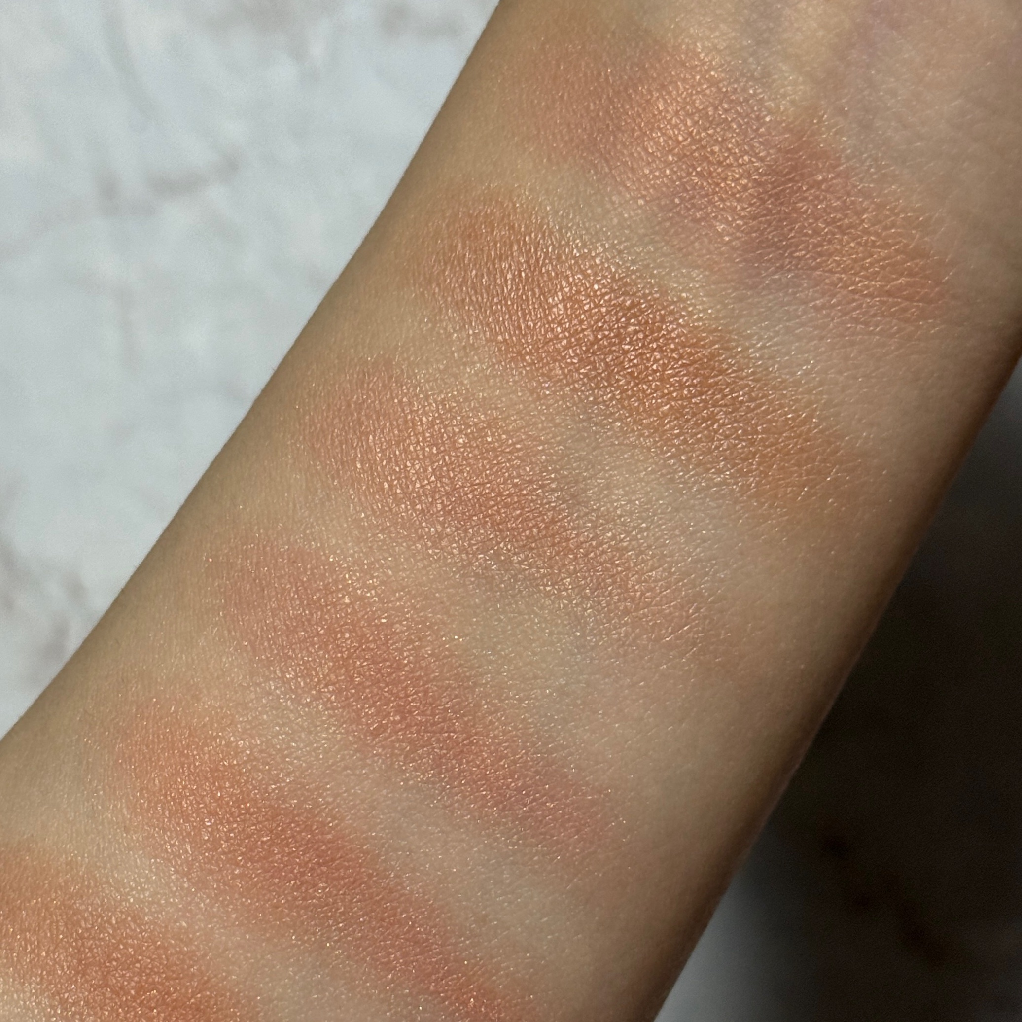 ローズ・エルメス ファー ア ジュ プードル ソワユーズ 45 ローズ・オンブル/エルメス/パウダーチークを使ったクチコミ（3枚目）