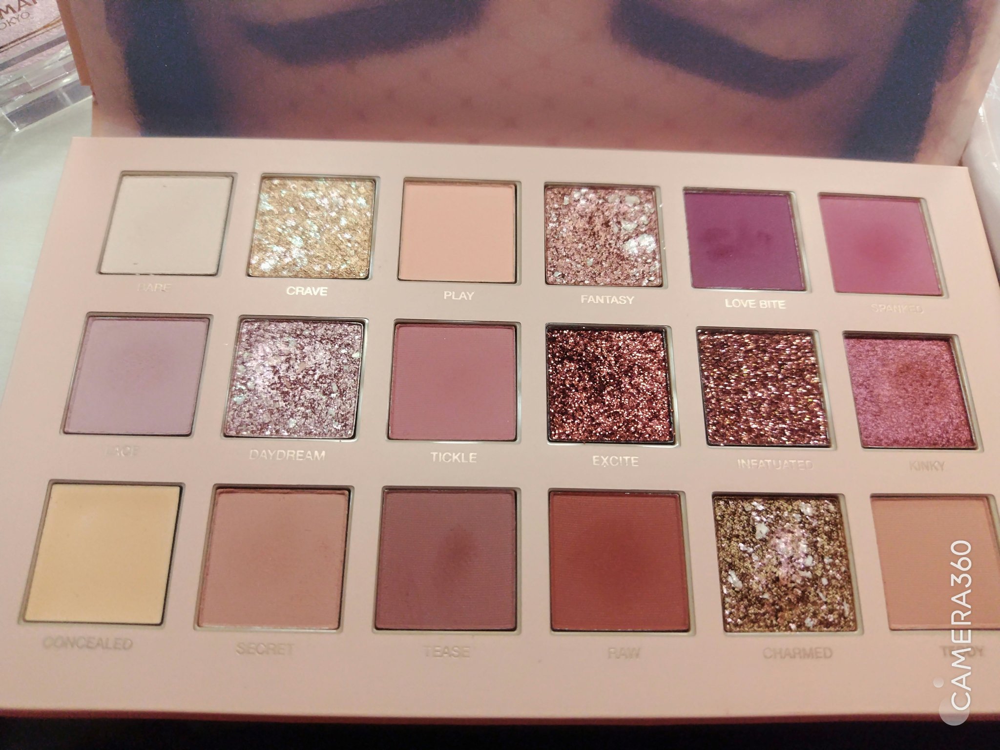 The New Nude Palette/Huda Beauty/アイシャドウパレットを使ったクチコミ（2枚目）