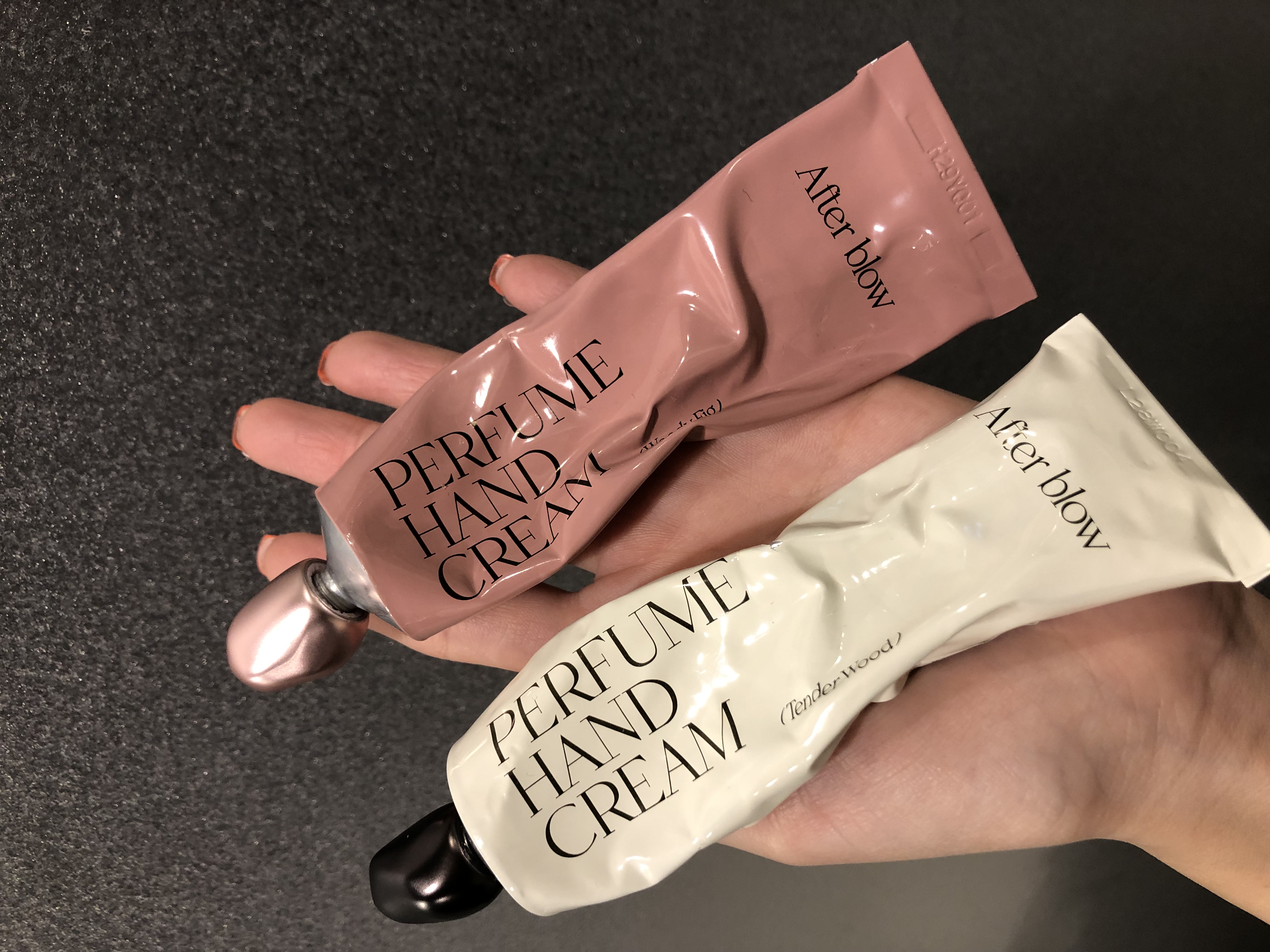  パフューム ハンドクリーム TENDER WOOD/After blow/ハンドクリームを使ったクチコミ（1枚目）