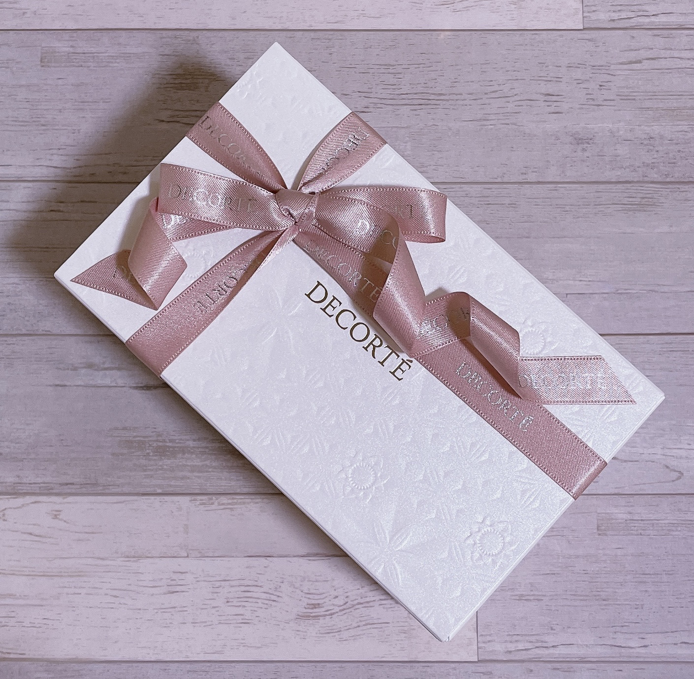 DECORTÉ キモノ　ツヤ　オードトワレのクチコミ「コスメデコルテ
キモノ ツヤ オードトワレ





花の色香あふれる艶

木蓮のような華をた.....」（3枚目）