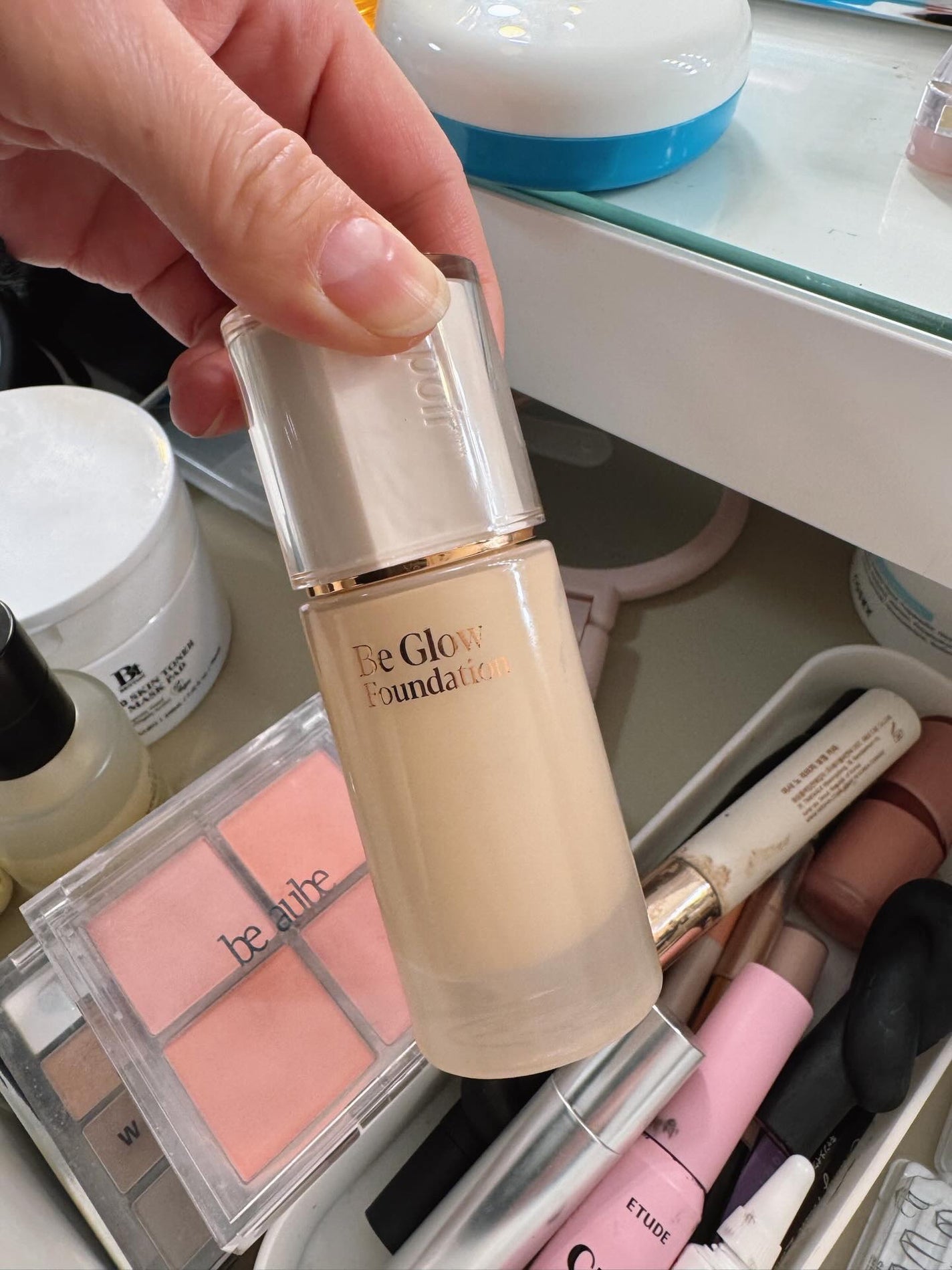 ヘアメイクみどり【YouTube】 on LIPS 「今のトレンド韓国メイクをお勉強☺️✨私の顔ってほりが深くて目..」(4枚目)