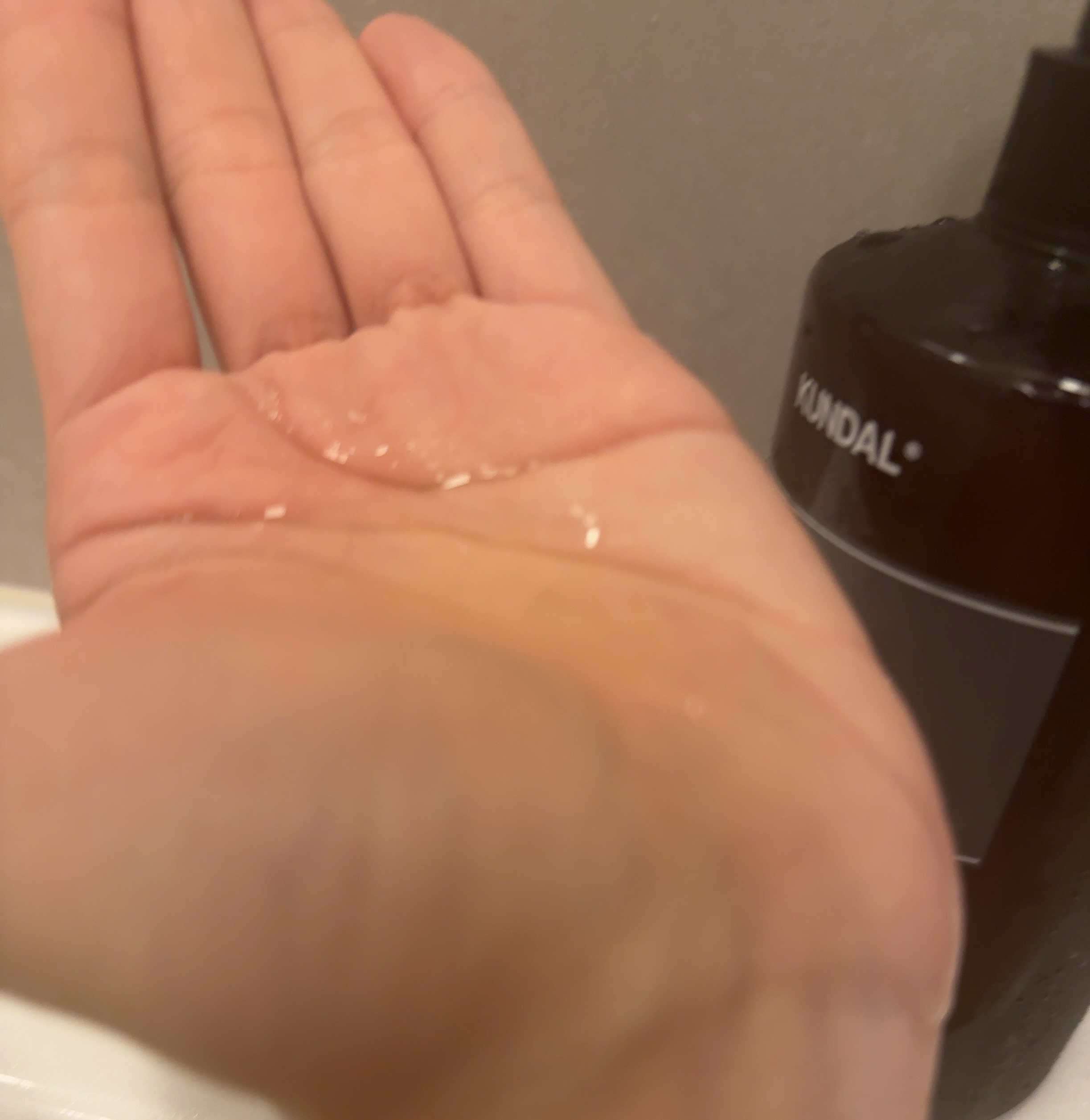 KUNDAL クンダル H&Mシャンプー/ヘアトリートメント ペアー＆フリージアのクチコミ「以前使って
良かったので
香り違いで購入

シャンプー、トリートメントの感じは
当然変わらず
.....」（3枚目）