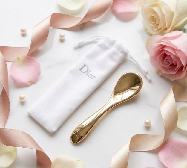 Dior ル ペタル マルチ パールのクチコミ「Dior
ル ペタル マルチ パール

このマッサージツ－ルが最高に気持ちいいんです。
Dio.....」（3枚目）