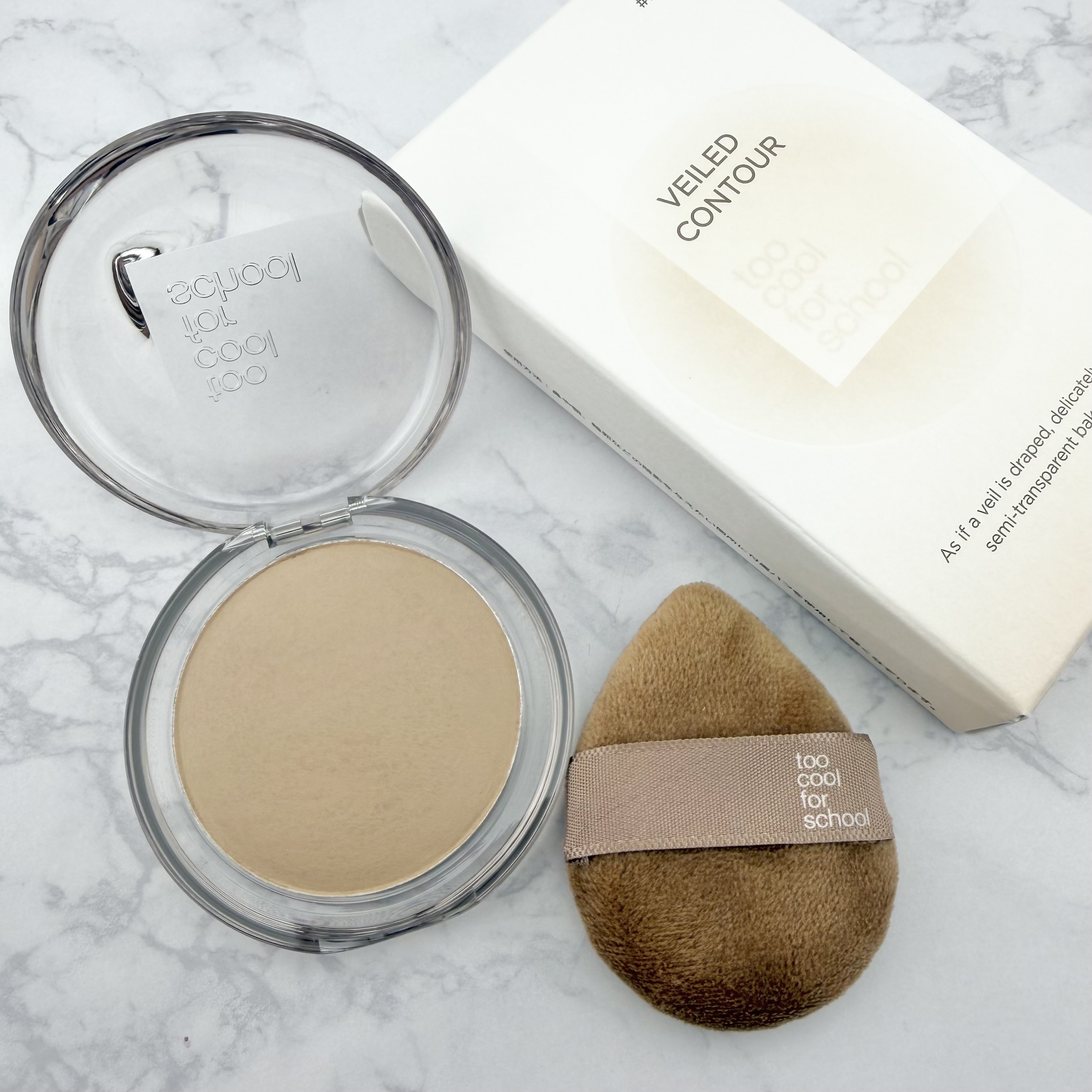 too cool for schoolの
新しいシェーディング！

普段からtoo cool for schoolの
シェーディングを愛用してるよ🥰
だから新作気になった〜！

VEILEDCONTOURは
今までと違って1色✨
サラッだ