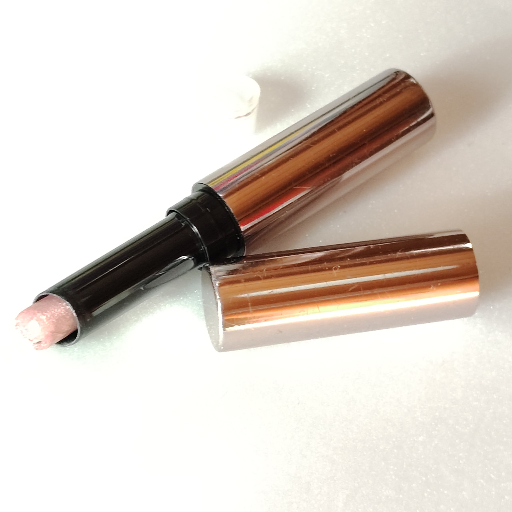 Joocyee ルミナスフィットペンのクチコミ「濡れつや感　
娘🩷の
🤍🤍🤍🤍🤍🤍🤍🤍🤍🤍🤍🤍
ルミナスフィットペン
H04ローズクォーツ
J.....」（3枚目）