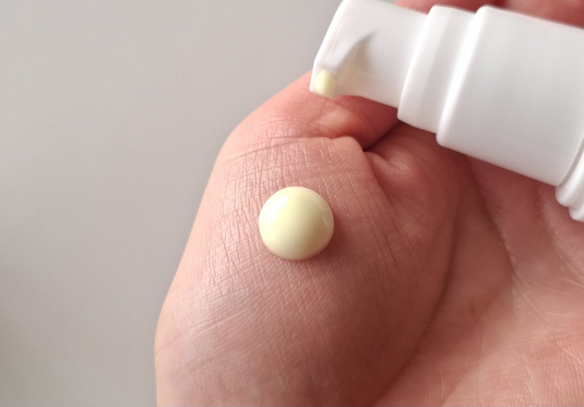 COSMEDON オカズ レチノデラックスのクチコミ「＼大人のハリ・ツヤ不足に／

ピュアレチノールをはじめ、4種のビタミンAカクテルが配合された高.....」（2枚目）