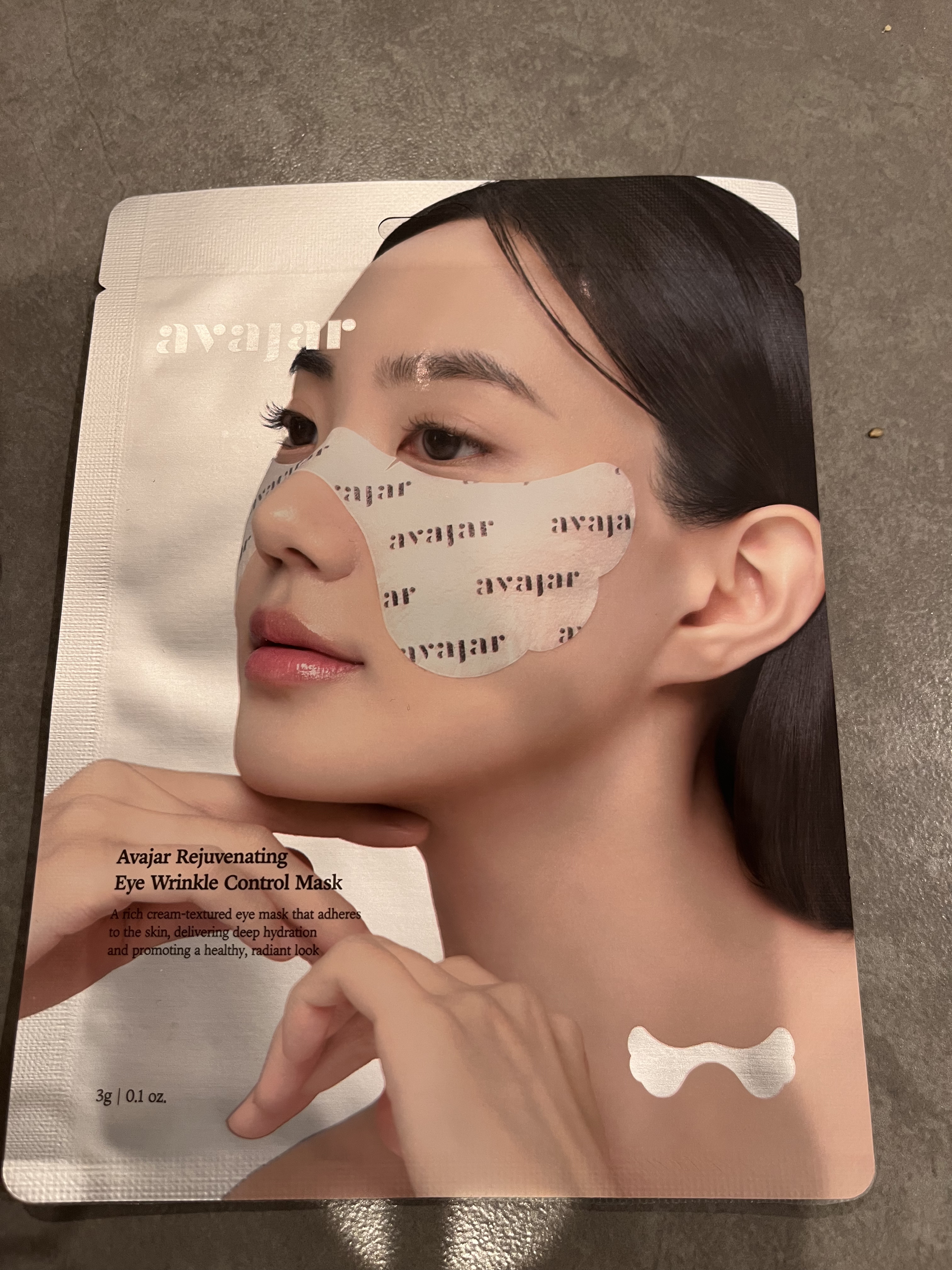 リジュビネイティングアイリンクルコントロールマスク/avajar/シートマスク・パックを使ったクチコミ（2枚目）