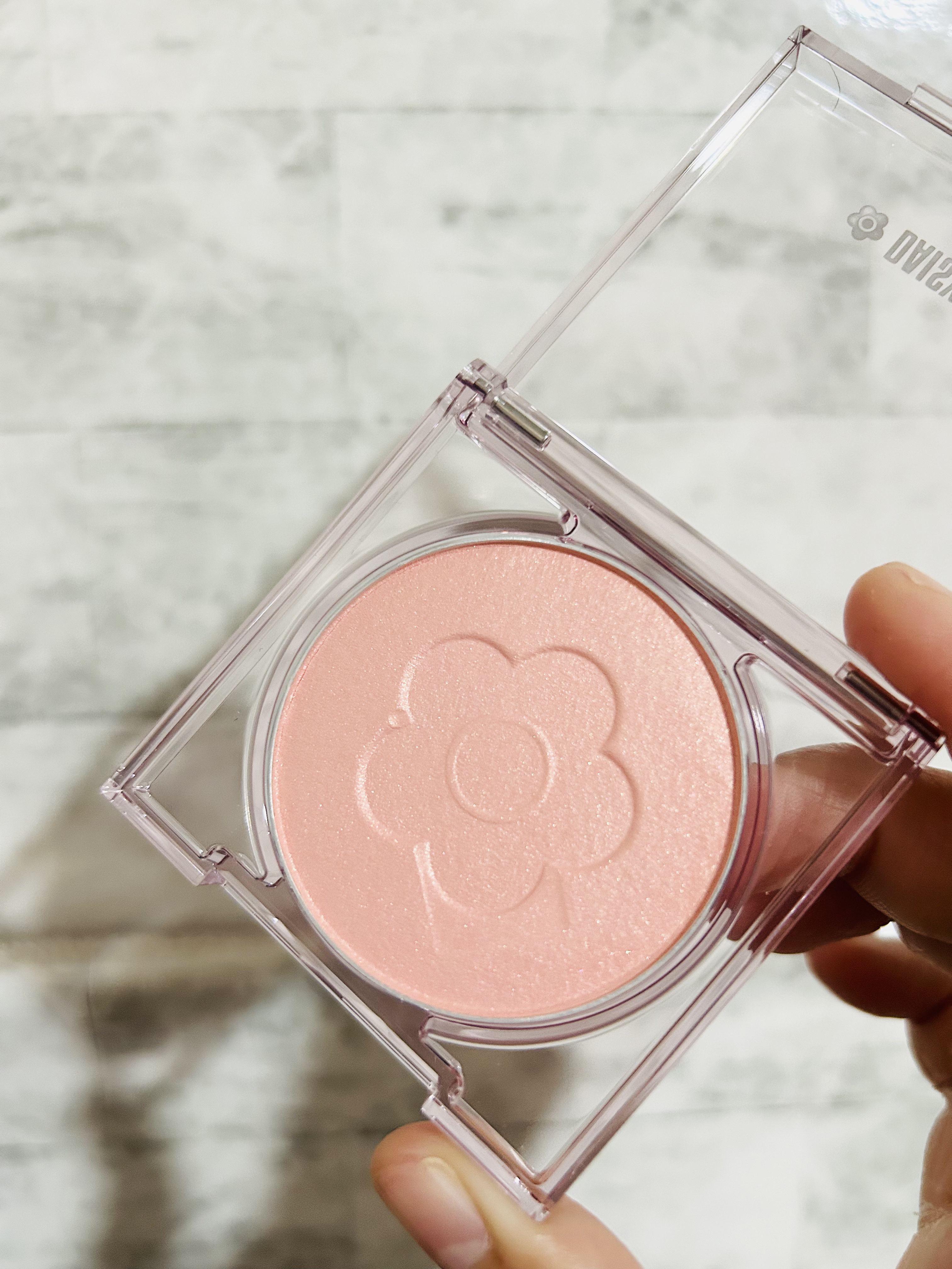 デイジードール パウダー ブラッシュ ブルーム/DAISY DOLL by MARY QUANT/パウダーチークを使ったクチコミ（3枚目）