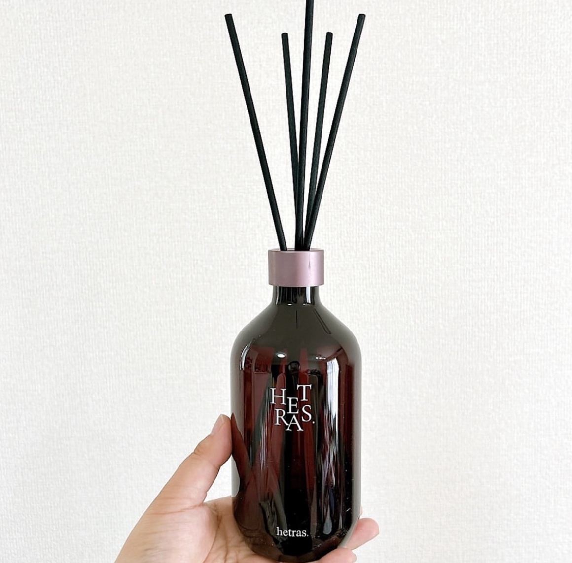 🤎
⁡
ヘトラス
プレミアム大容量ディフューザー
Namsan
⁡
韓国1位の香りディフューザー✨
⁡
森の中を深呼吸しているみたいな、グリーン＆ウッディの癒しの香り🌿
⁡
シンプルデザインでどこに置いてもおしゃれ空間になるし、500m