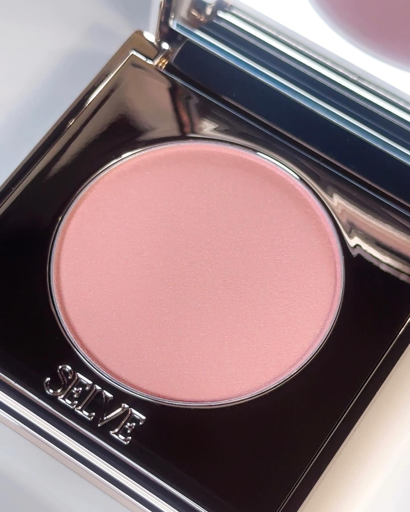 フォギーヴェールブラッシャー/SELVE/パウダーチークを使ったクチコミ（2枚目）