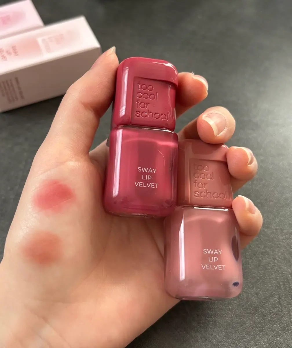 スウェイリップベルベット/too cool for school/リップティントを使ったクチコミ（2枚目）