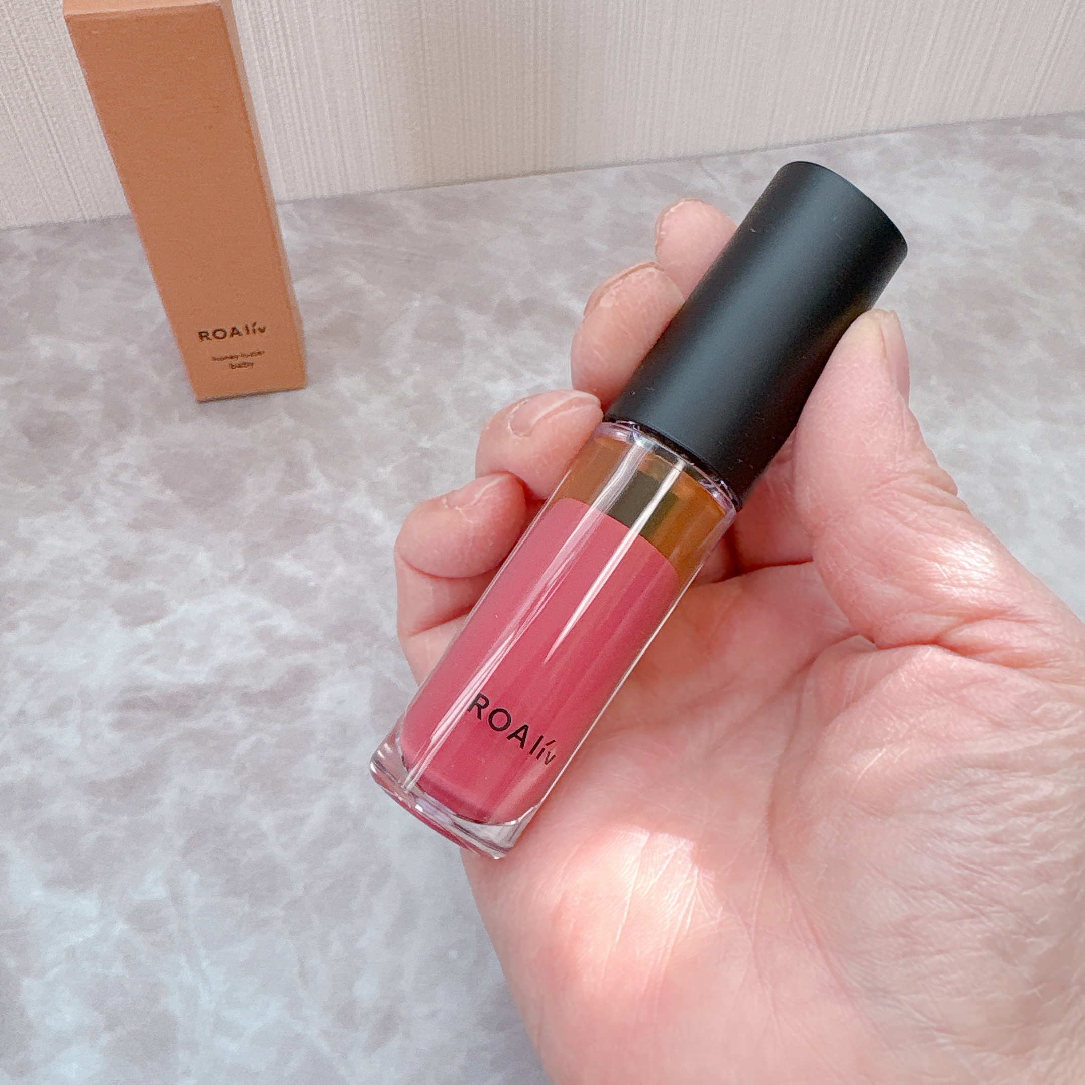 ハニーラスター/ROAlív/リップグロスを使ったクチコミ（2枚目）