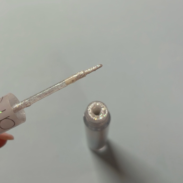 リキッド グリッター シャドウ 08 ミンティウェイ(MINTY WAY)/rom&nd/グリッターを使ったクチコミ（2枚目）