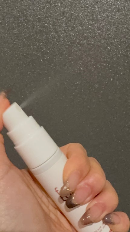 fem tone デリケートデオ リフレッシュミストのクチコミ「
ミストタイプだから使いやすいし、細かいし広範囲につけれるからワンプッシュでつけれるから楽だ.....」(2枚目)