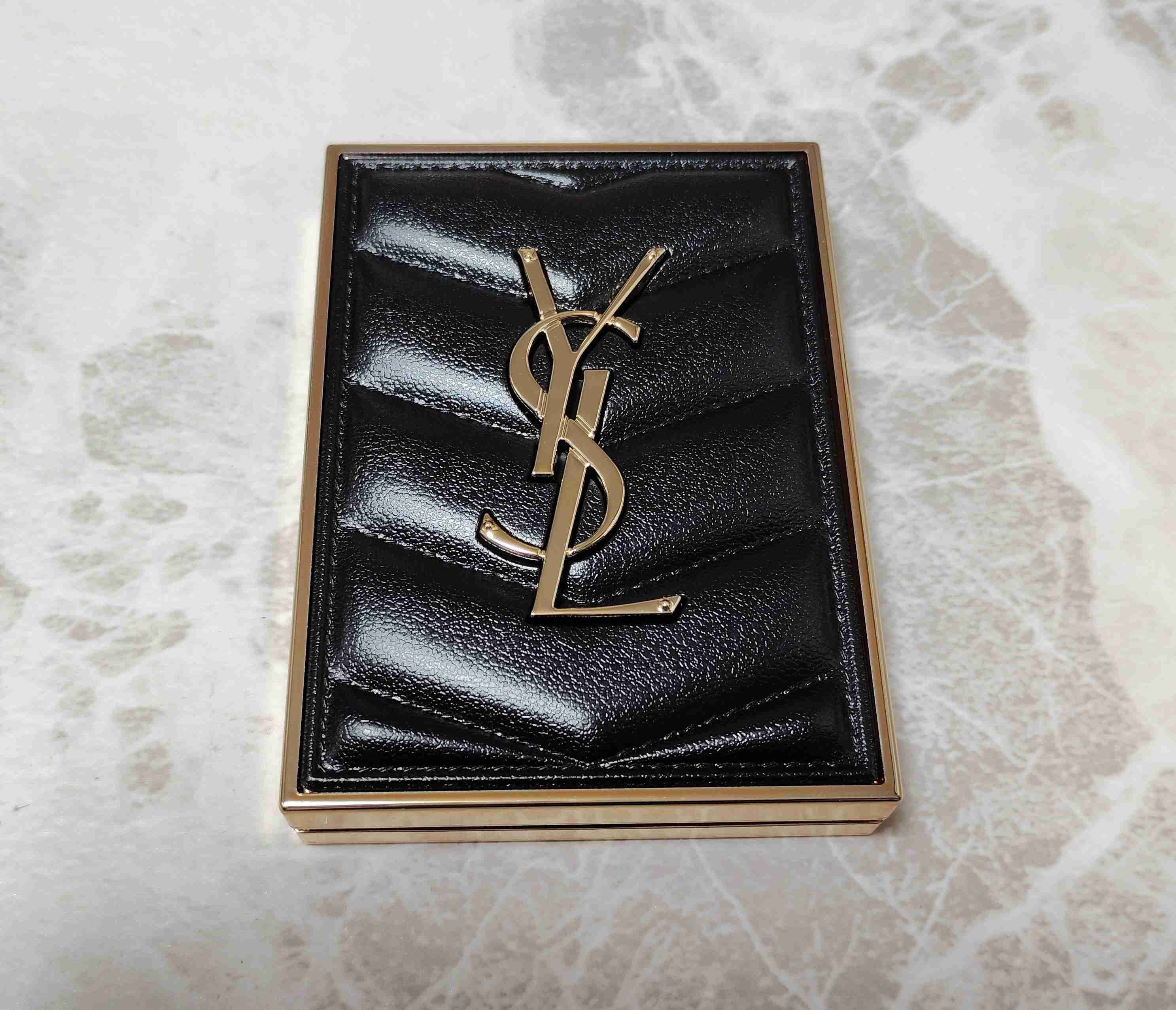 クチュール ミニ クラッチ/YVES SAINT LAURENT BEAUTE/アイシャドウパレットを使ったクチコミ（1枚目）