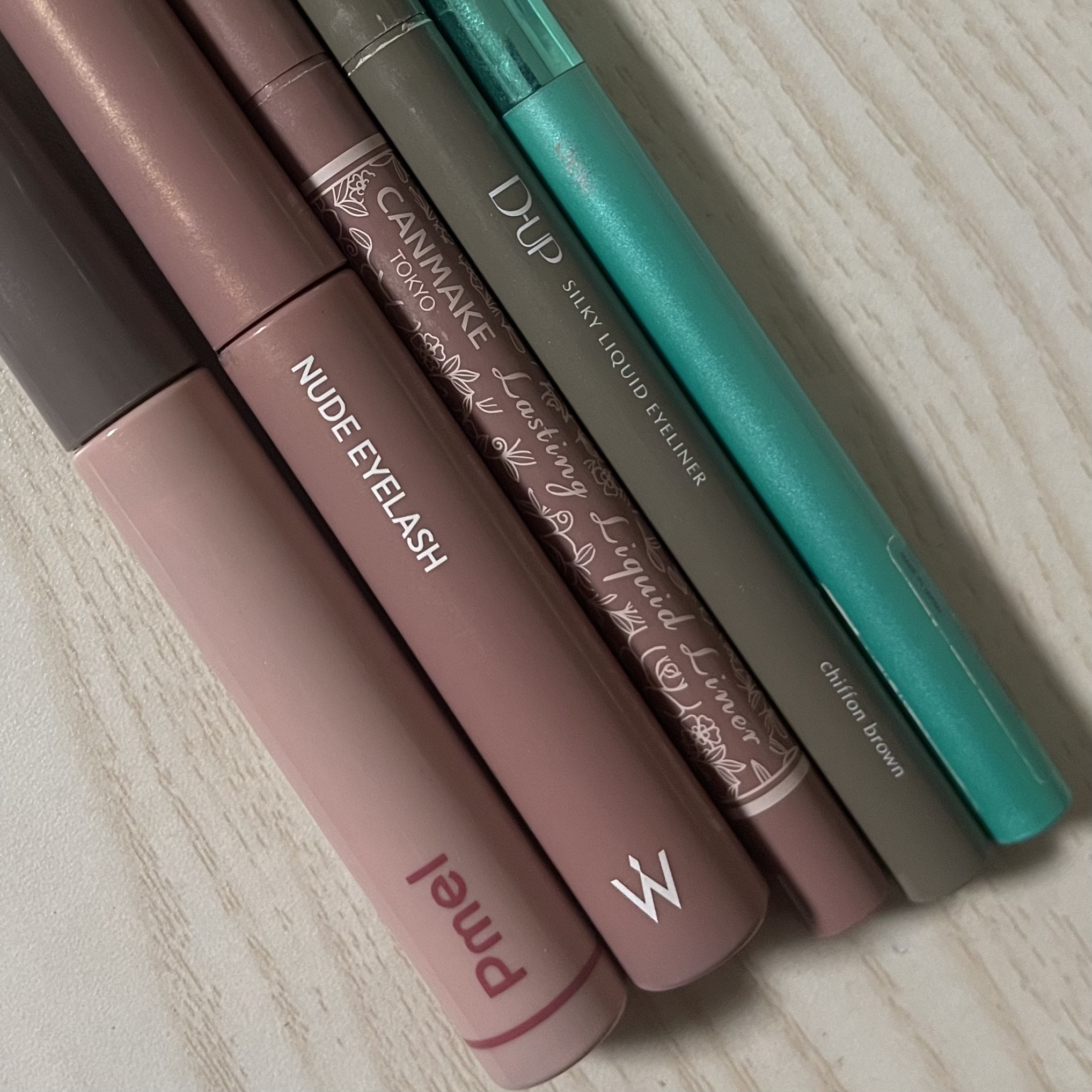 「密着アイライナー」クリームペンシル/デジャヴュ/ペンシルアイライナーを使ったクチコミ（1枚目）