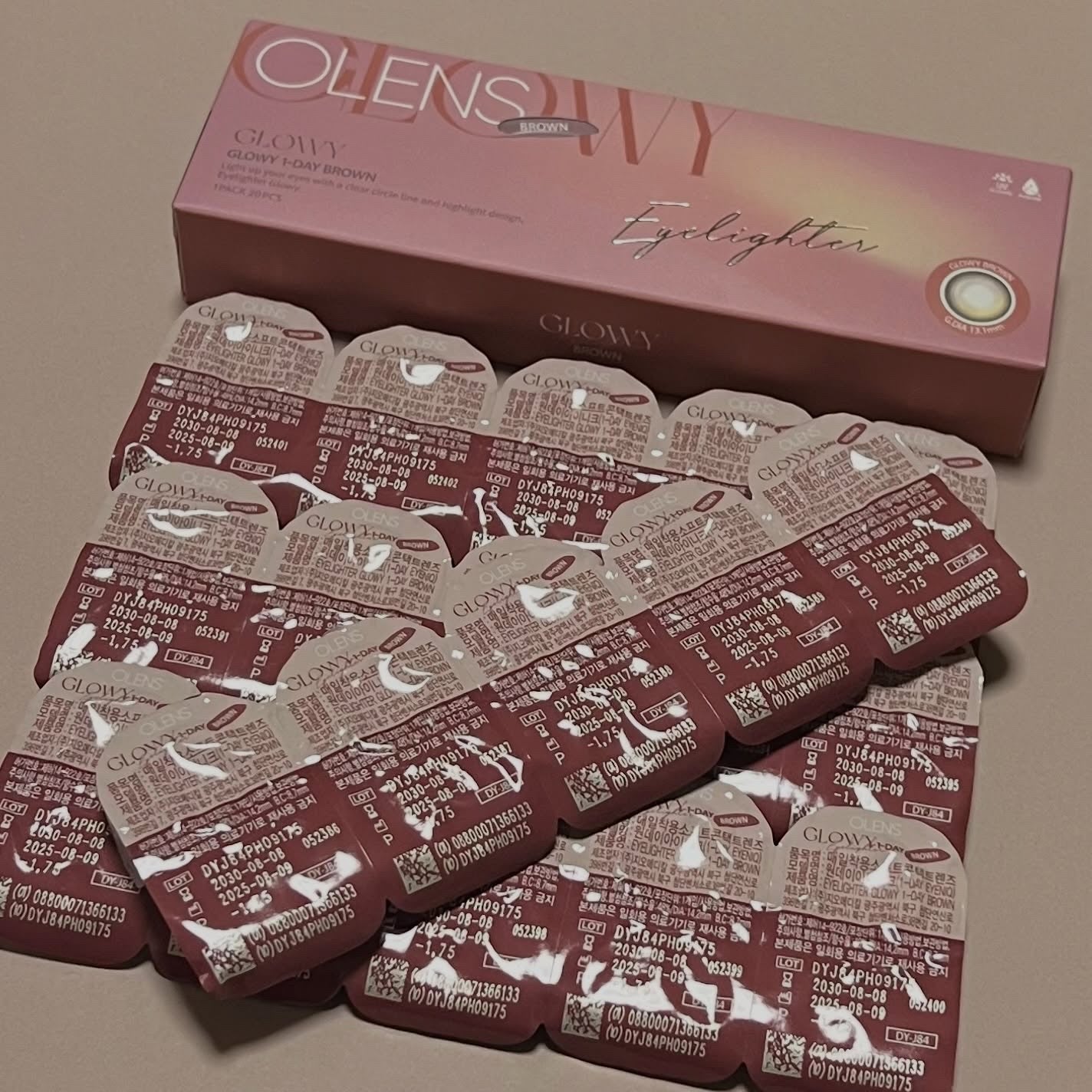 Glowy 1day/OLENS/ワンデー(1DAY)カラコンを使ったクチコミ(8枚目)