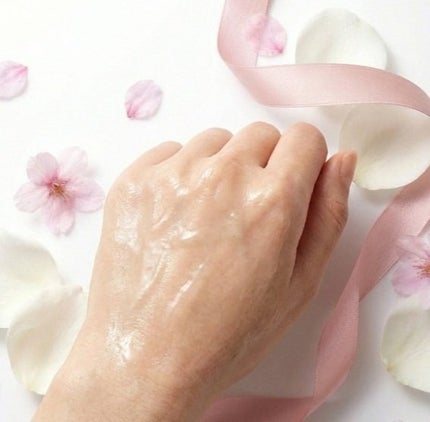 d プログラム 薬用 濃密美容液のクチコミ「d プログラム
薬用 濃密美容液
乾燥が酷くて、困っていたところ口コミでも良かったd プログ.....」(2枚目)