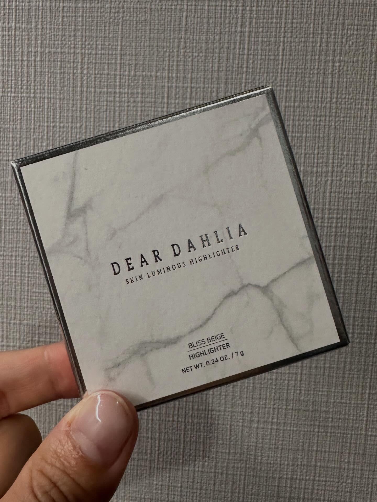スキンルミナスハイライター/DEAR DAHLIA/パウダーハイライトを使ったクチコミ（2枚目）