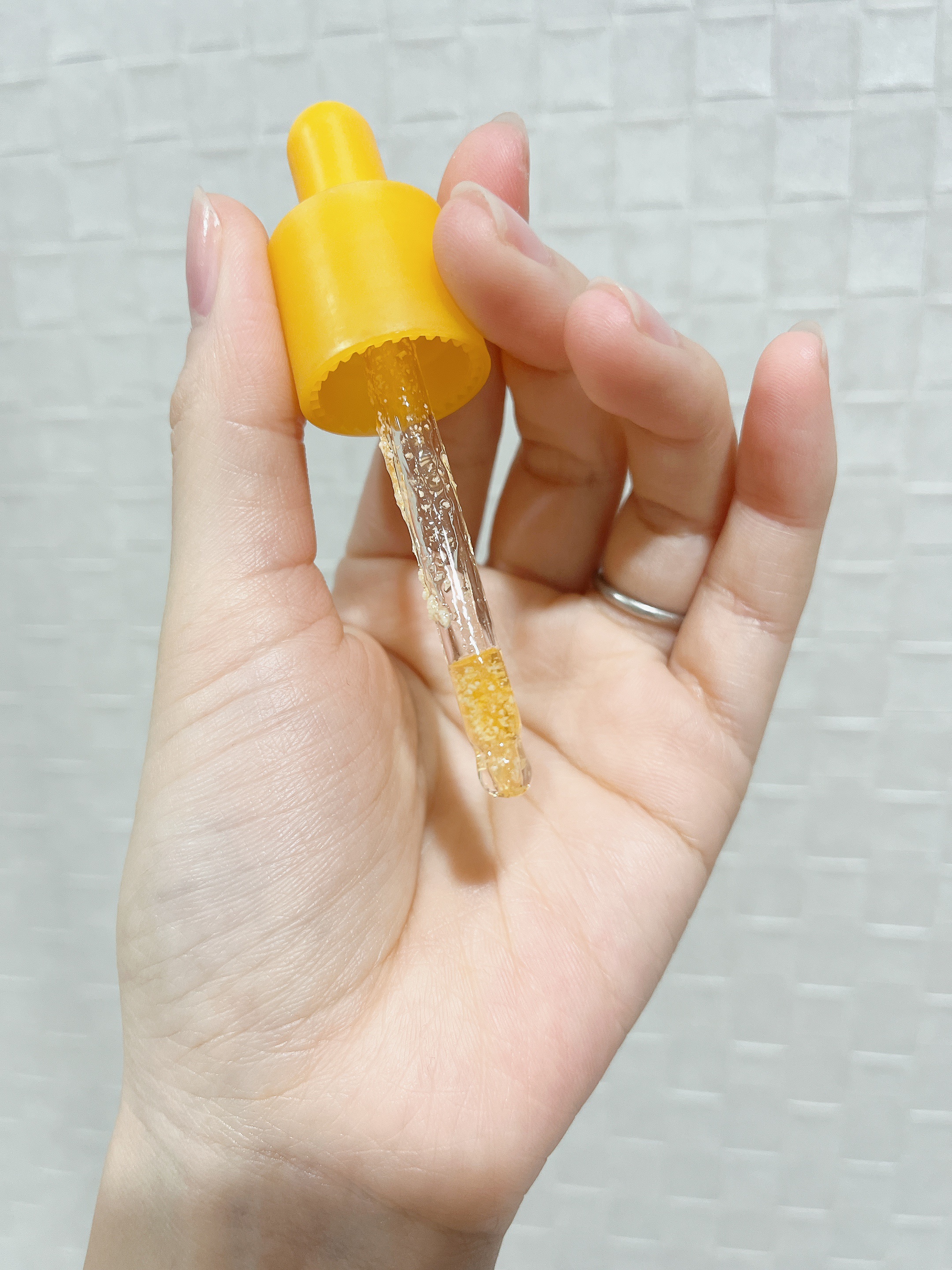 コウジ酸ビタナイアシンセラム/MEDICUBE/美容液を使ったクチコミ（3枚目）