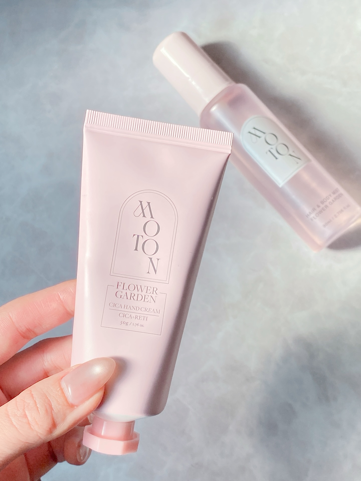 ハンドクリーム史上1番いい香り⋆⸜🌷⸝‍⋆

DIORのブルーミンブーケ好きな人はぜーっったいに好きだと思う💓

ほんまめっちゃいい香りする🤍🤍🤍
このヘア・ボディミストもすごい好き！
欲を言えばもうすこし高くなってもいいからパケ