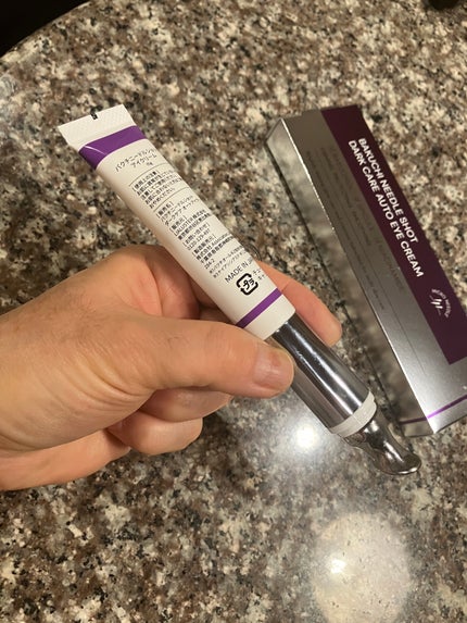 LIALUSTER BAKUCHI NEEDLE SHOT DARK CARE AUTO EYE CREAMのクチコミ「バクチニードルショットダークケアオートアイクリームについてのレビューです💓
シルバーの部分を.....」(2枚目)