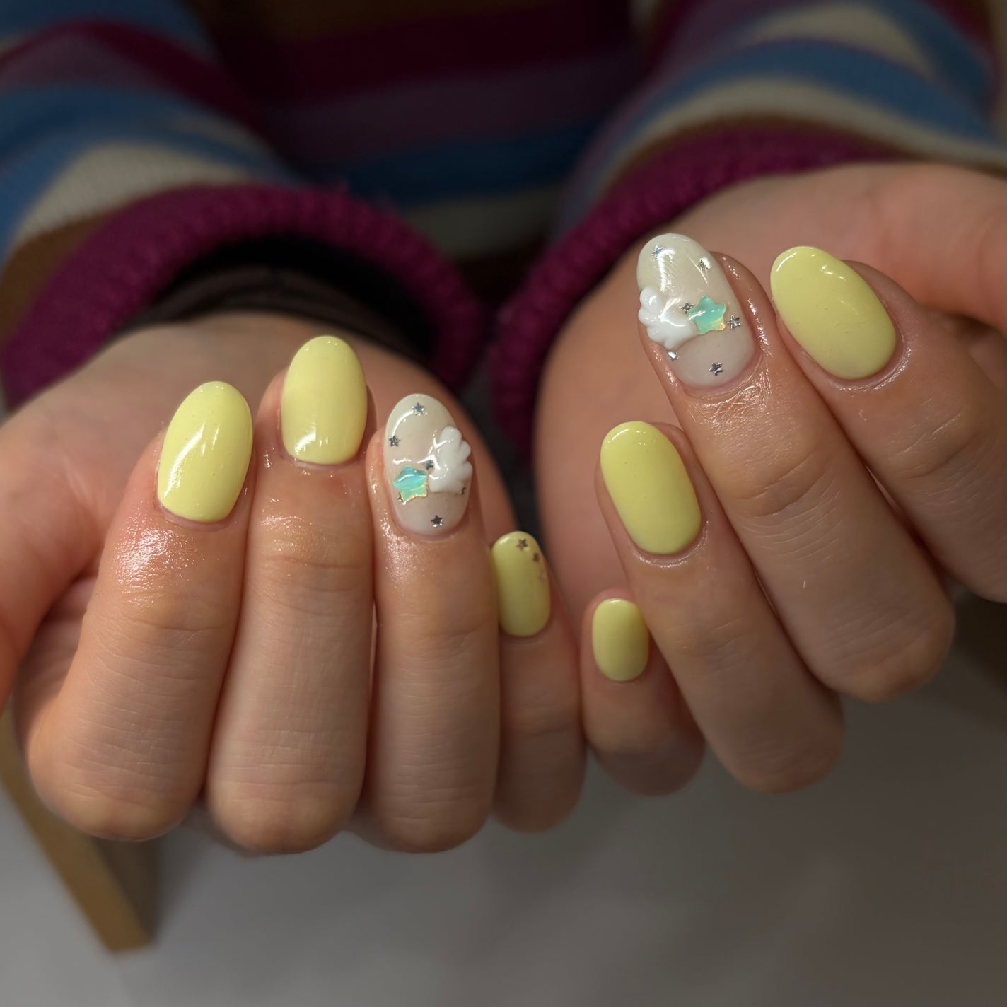 𐔌՞ . .՞ 𐦯 on LIPS 「いいね、保存嬉しいです🎶#ネイル#ジェルネイル#垢抜け#ネイル..」(1枚目)