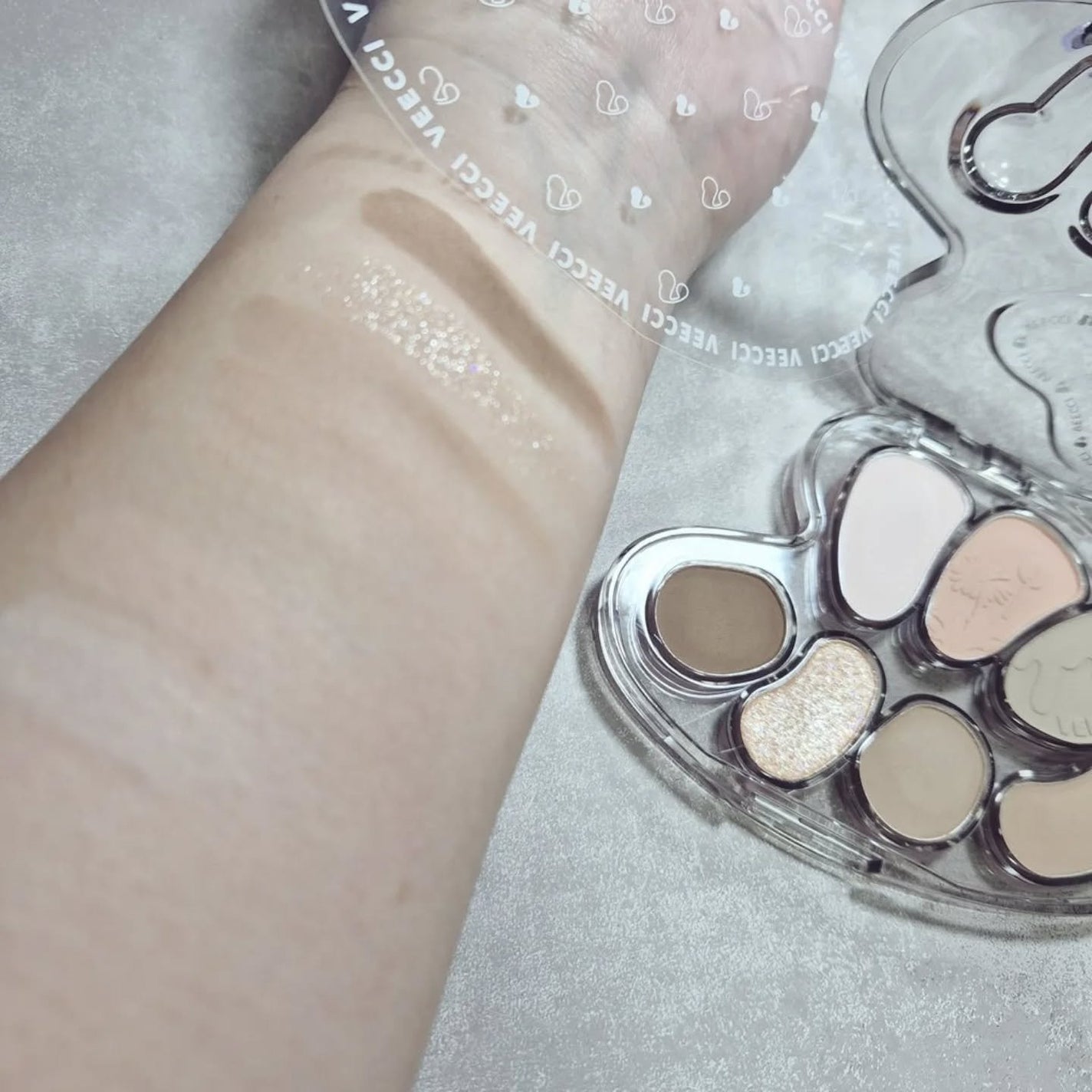 アーティスト 7色アイシャドウパレット/VEECCI/アイシャドウパレットを使ったクチコミ(6枚目)