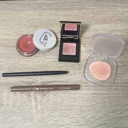 トーン ペタル フロート ブラッシュ/to/one/パウダーチークを使ったクチコミ(1枚目)