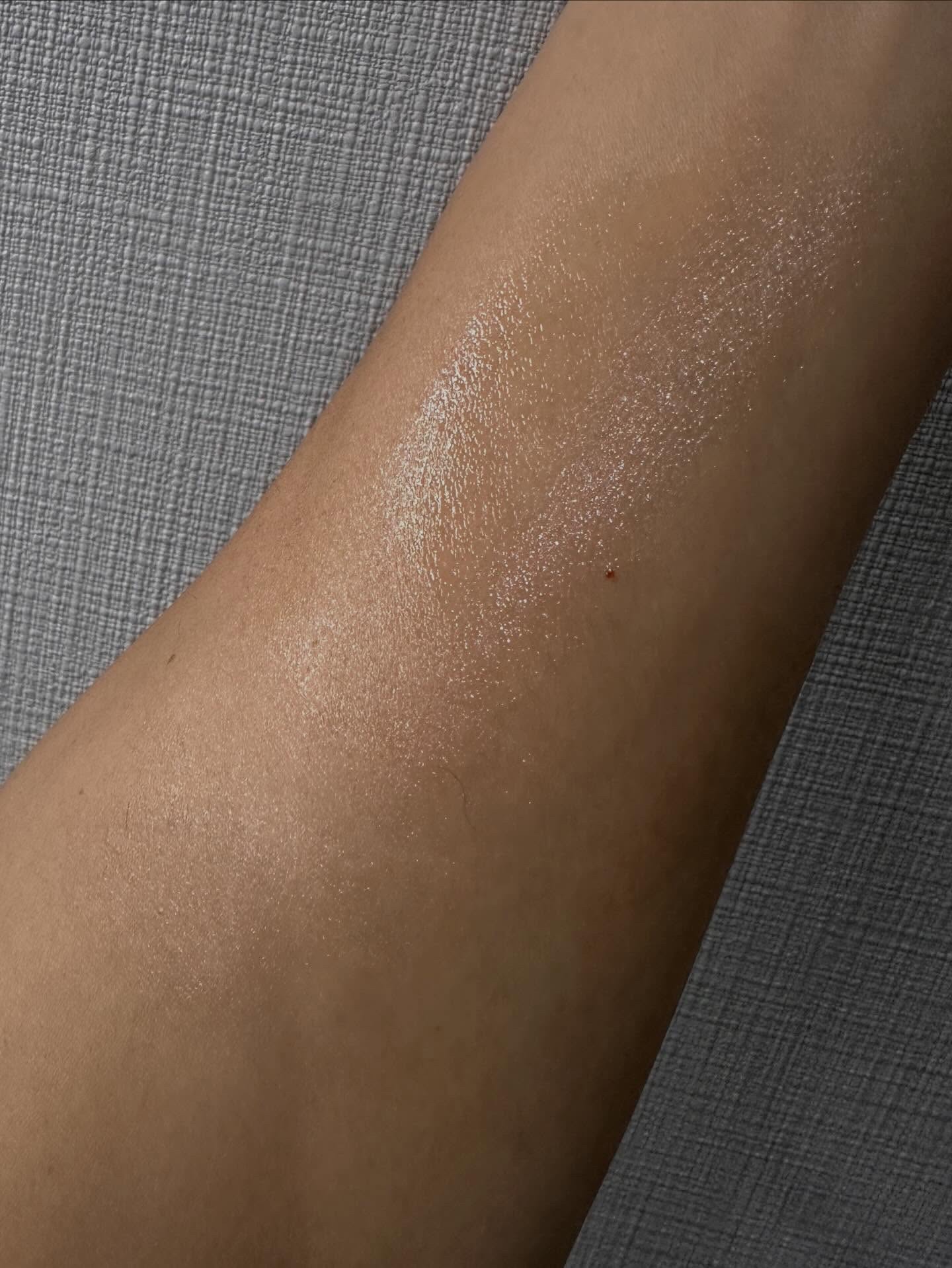 ビオレu ザ ボディ ぬれた肌に使うボディ乳液 無香料のクチコミ「Bioreさんの、バスタイムローション
お風呂上がる前につけるボディクリームのようなものですね.....」（3枚目）