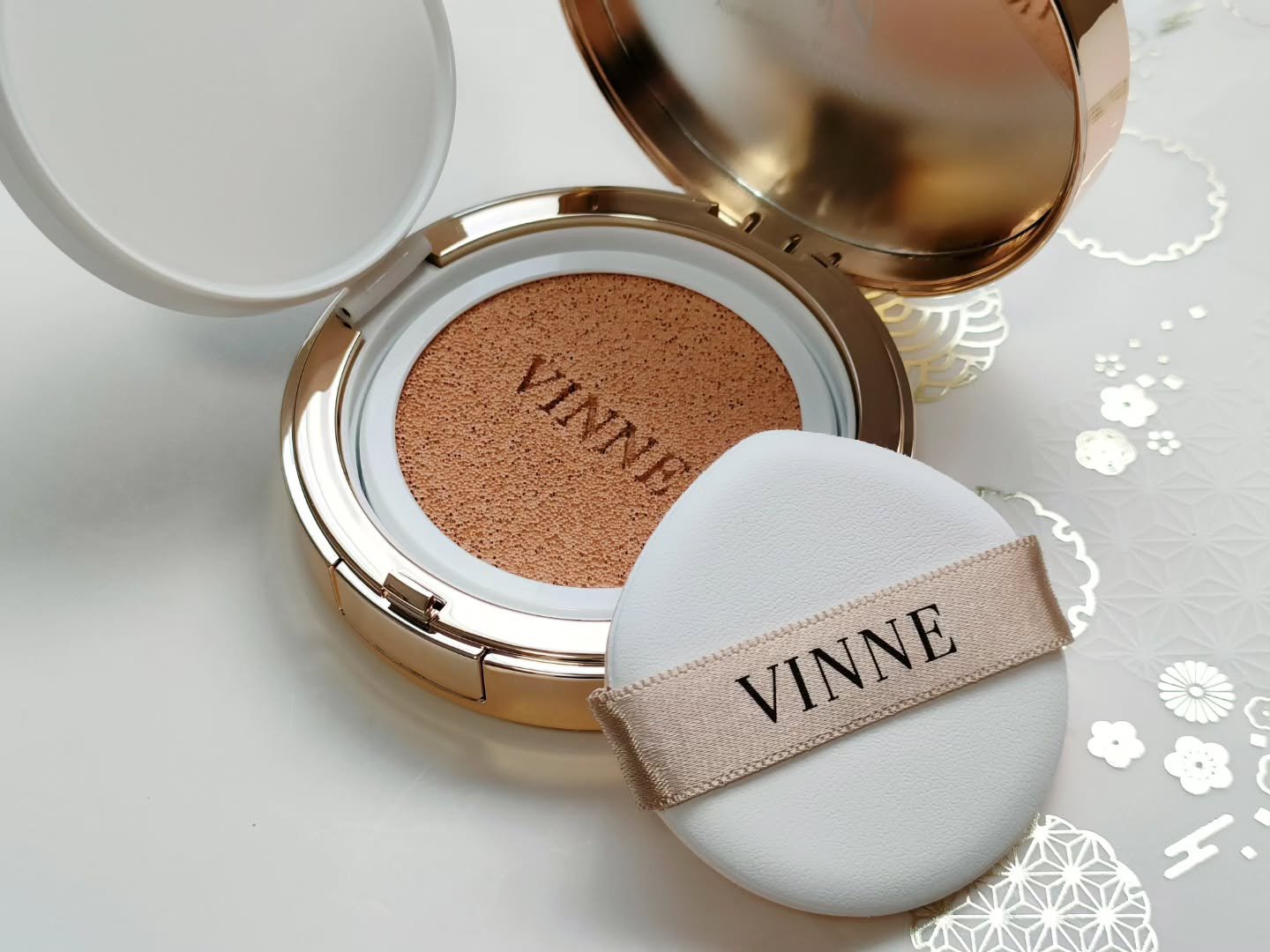 プレステージグロウスキンフィットクッション/VINNE /クッションファンデーションを使ったクチコミ（2枚目）