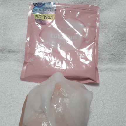 ルルルン ルルルンピュア エブリーズのクチコミ「洗顔した後、マスクを広げて顔に密着させました。
みずみずしいテクスチャーで顔に密着させやすいで.....」(3枚目)