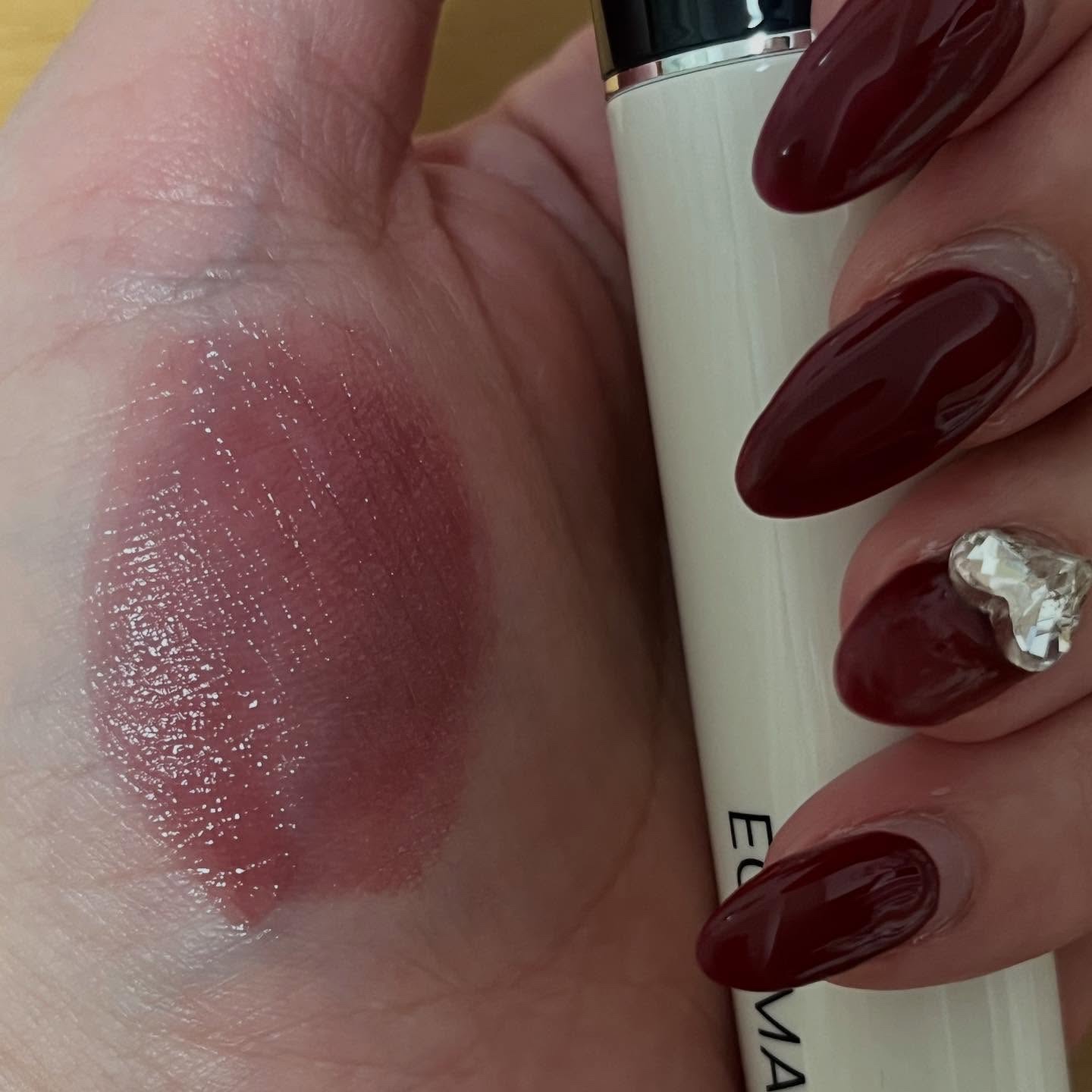 ノンセクショングローリーティント/EQUMAL/リップティントを使ったクチコミ（3枚目）