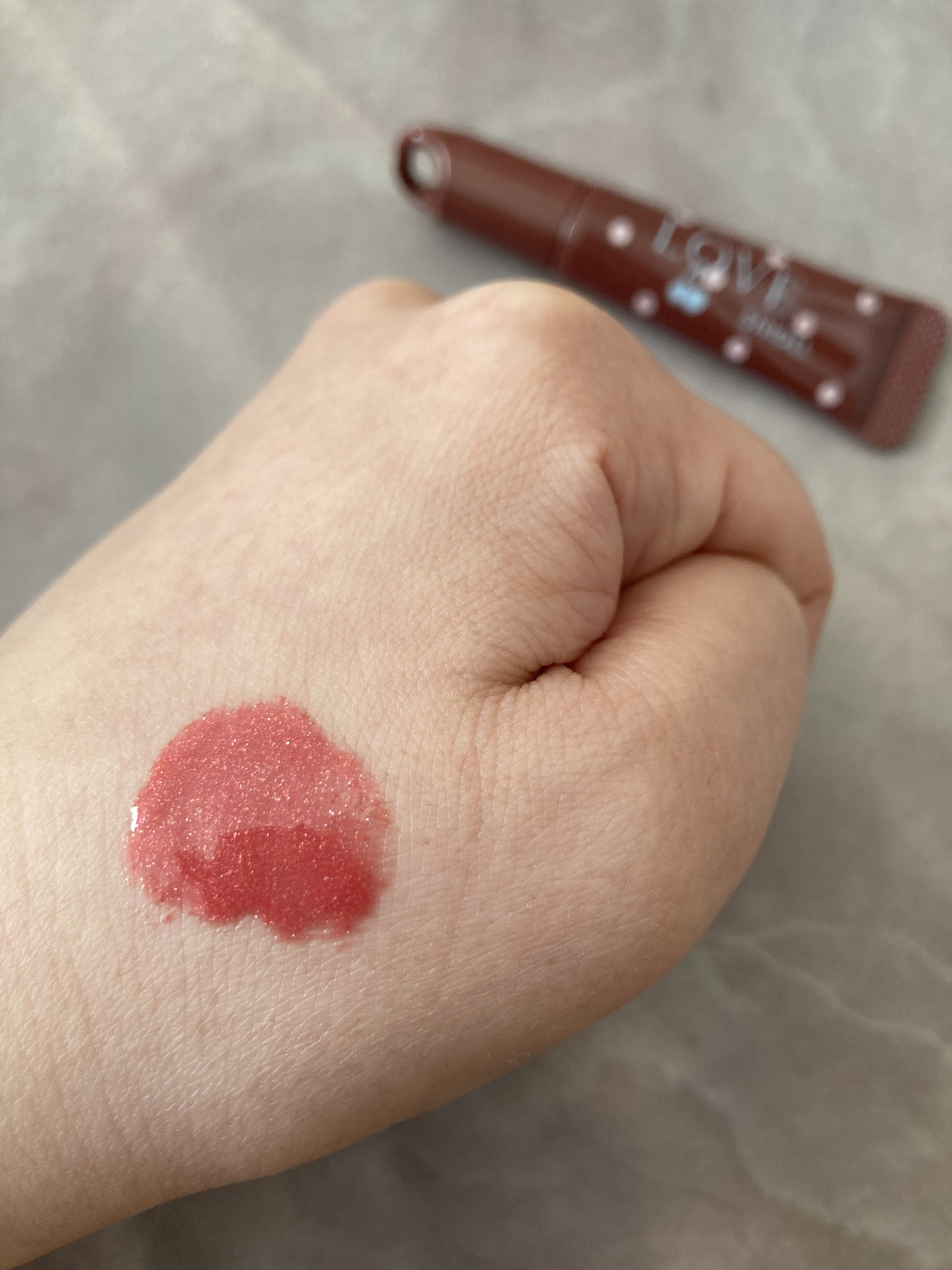 SNIDEL BEAUTY SNIDEL リップ グレイズ キットのクチコミ「\  欲しい色買えた〜😆🍒 /

チェリー🍒とLOVEのチャームが可愛すぎる❤️

カバンとか.....」（3枚目）