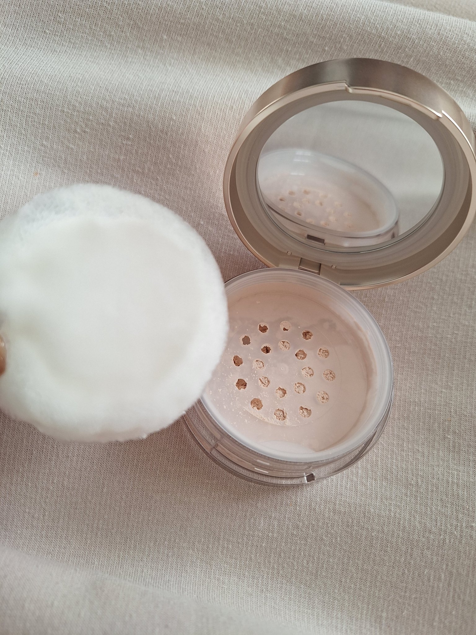 SC モイストパウダー/マーシュ・フィールド/ルースパウダーを使ったクチコミ（3枚目）