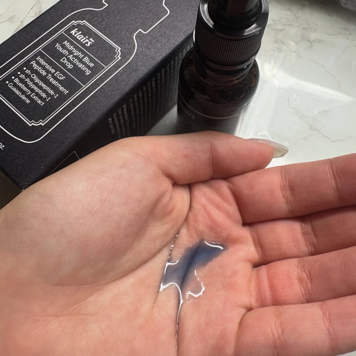 ミッドナイトブルーユースアクティベーティングドロップ(20ml)/Klairs/美容液を使ったクチコミ（2枚目）