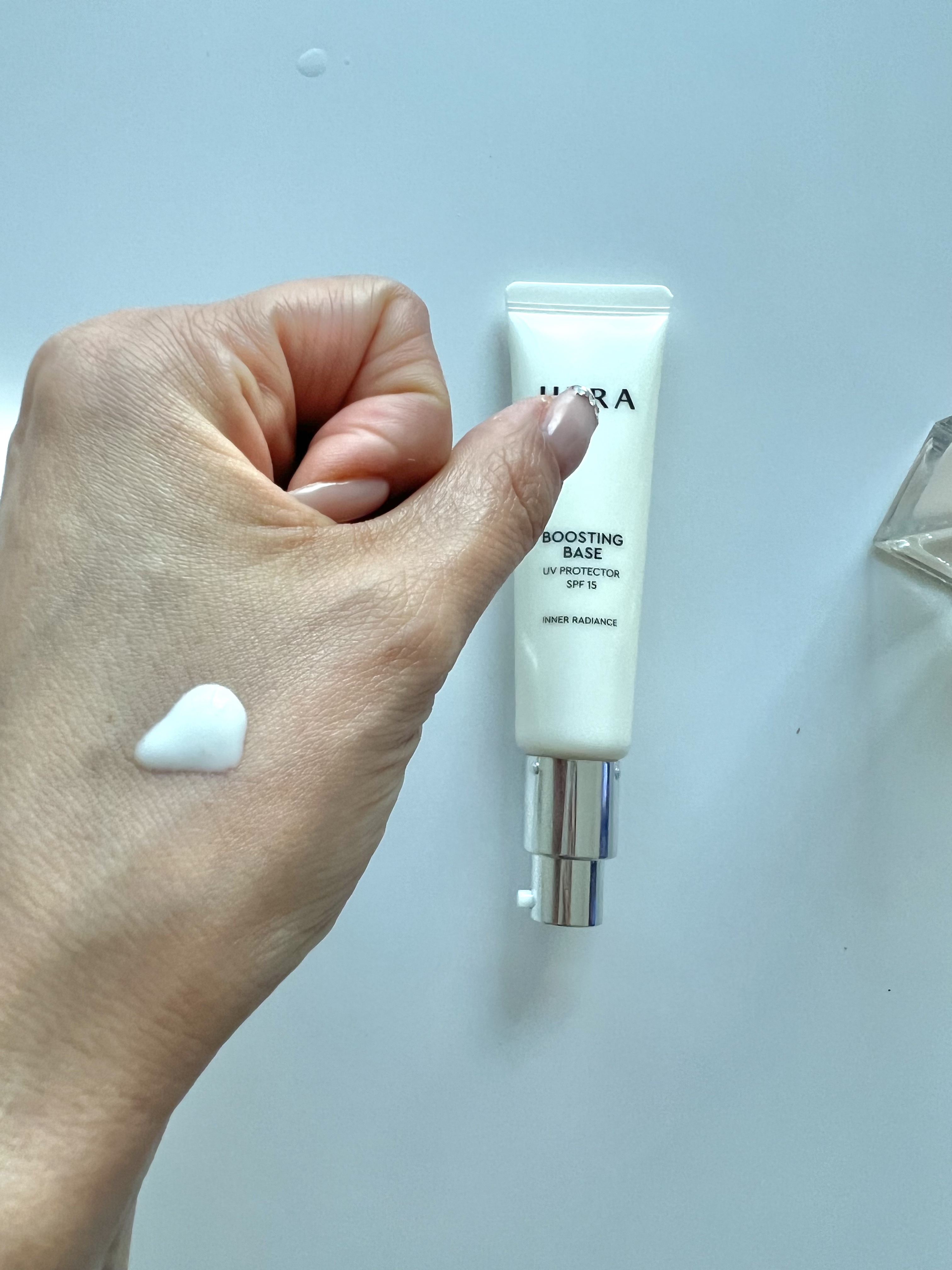 リフレクション スキングロウファンデーション 21N1 バニラ/HERA/リキッドファンデーションを使ったクチコミ（2枚目）