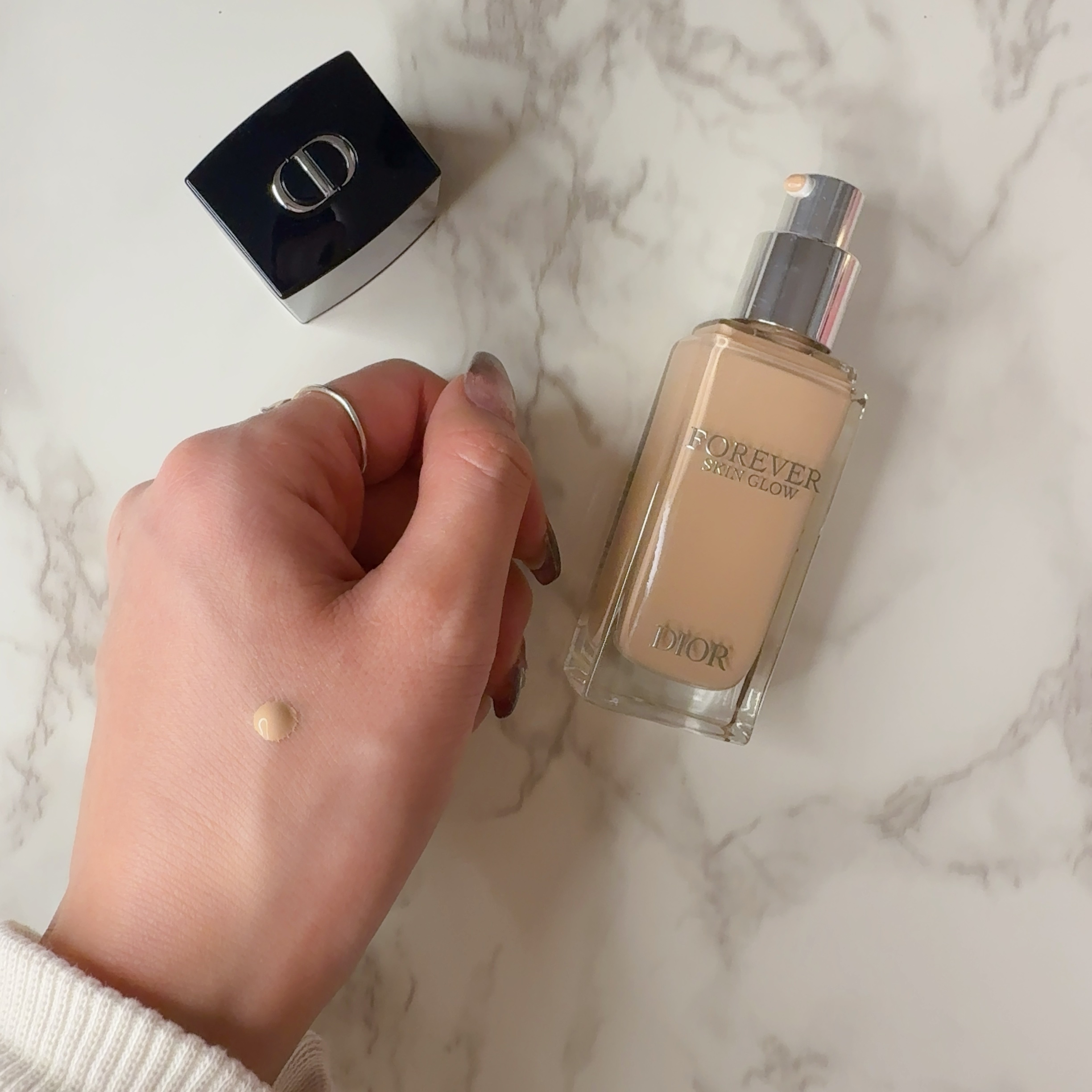 ディオールスキン フォーエヴァー フルイド グロウ/Dior/リキッドファンデーションを使ったクチコミ（2枚目）