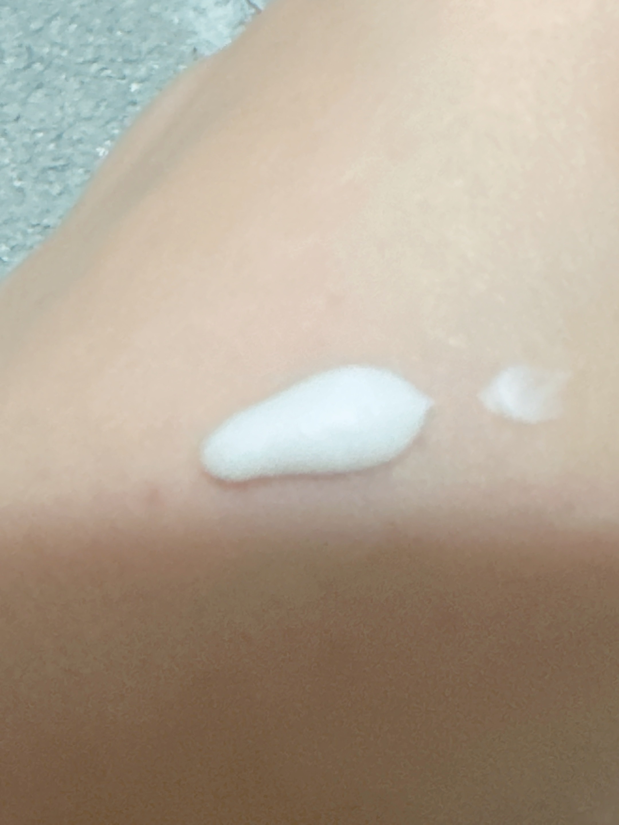 パフュームシルキーハンドクリーム/hetras/ハンドクリームを使ったクチコミ（3枚目）