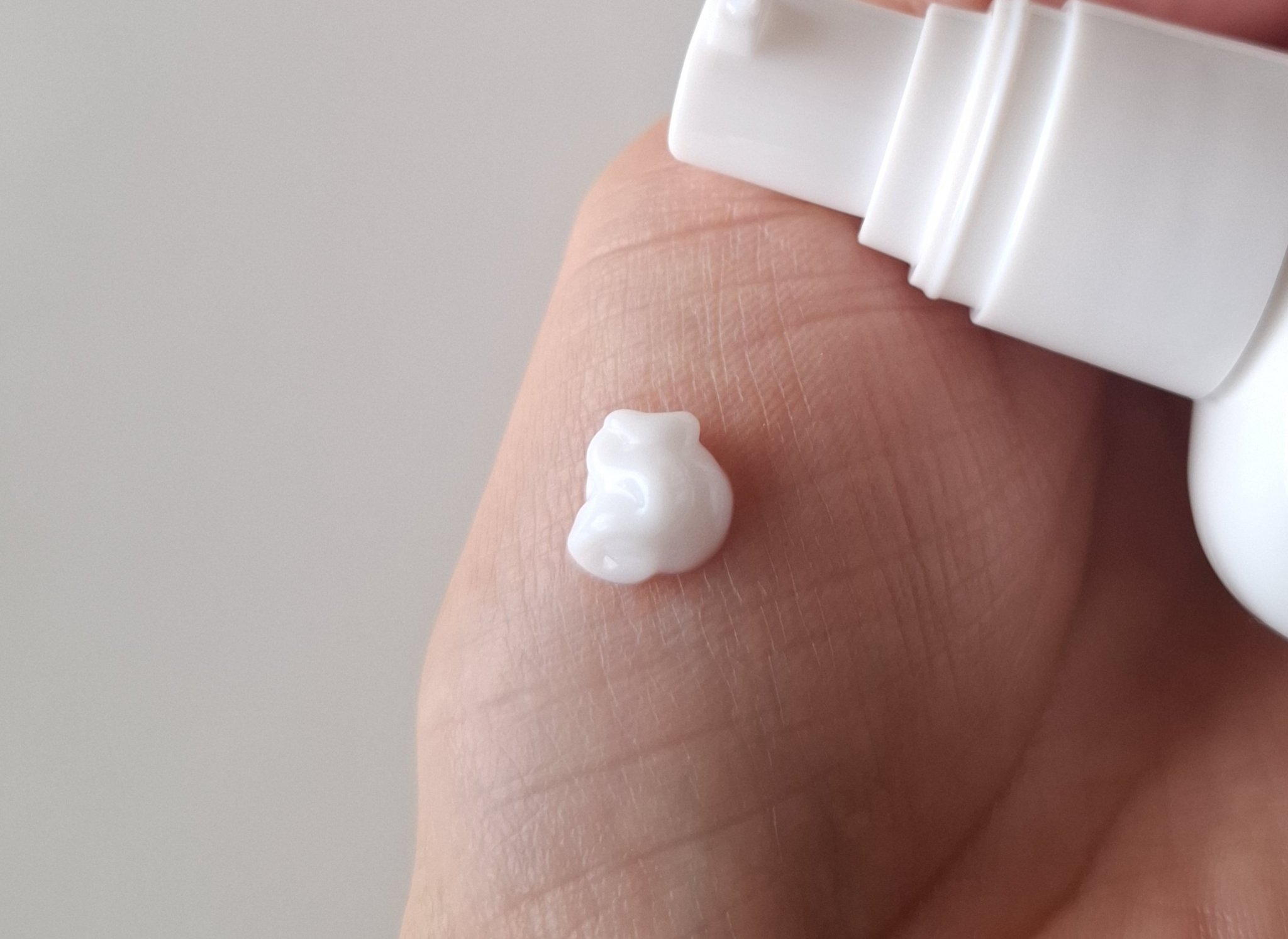 COSMEDON ゴハン シナジー ブースターのクチコミ「これ1つでもOK。スキンケアのベースを作る【ゴハン】のようなオールインワンゲルクリーム

『コ.....」（2枚目）