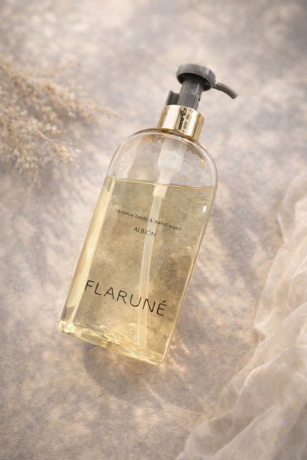 ALBION フラルネ ラデュー ボディ&ハンドウォッシュのクチコミ「ALBION フラルネ
ラデュー ボディ&ハンドウォッシュ
やわらかな濃密泡で、浄化。
ク.....」(1枚目)