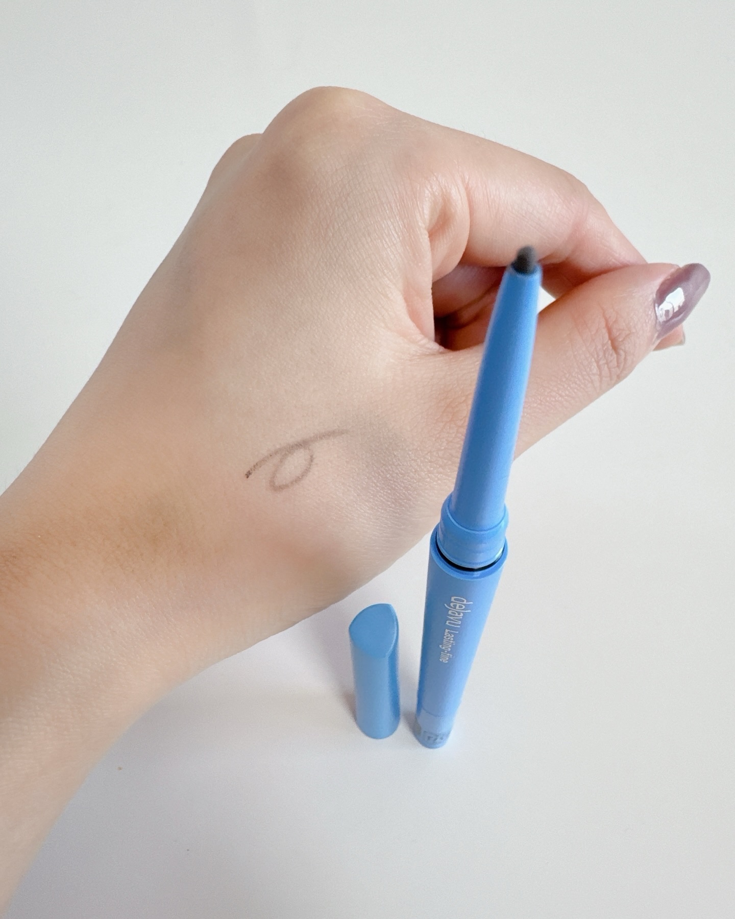 「密着アイライナー」極細クリームペンシル/デジャヴュ/ペンシルアイライナーを使ったクチコミ（3枚目）