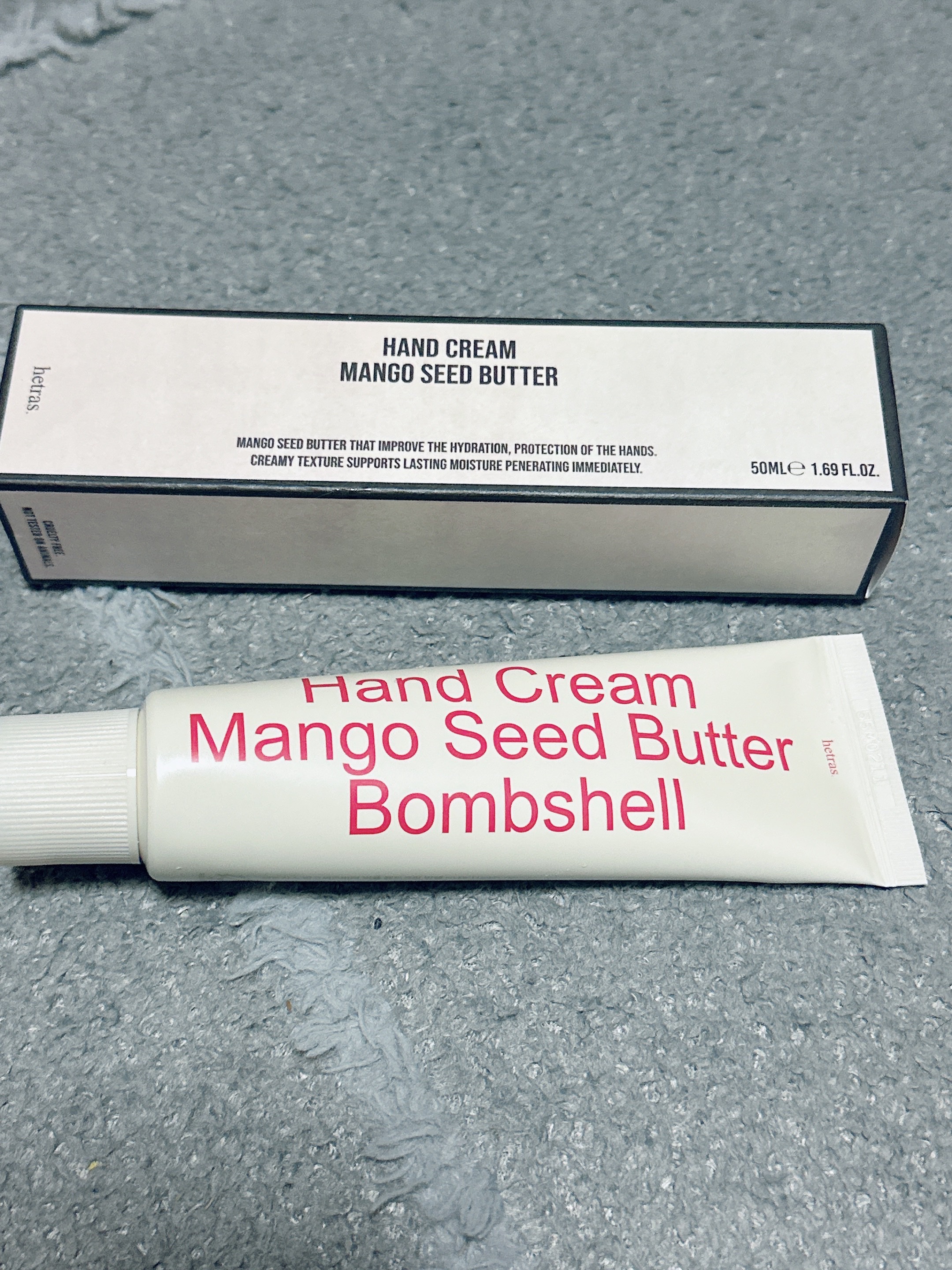 パフュームシルキーハンドクリーム/hetras/ハンドクリームを使ったクチコミ（1枚目）