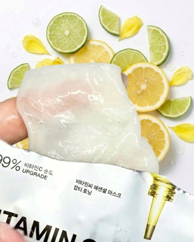 ビタミンＣ エッセンシャルマスククリアトーニング/MEDIHEAL/シートマスク・パックを使ったクチコミ（2枚目）