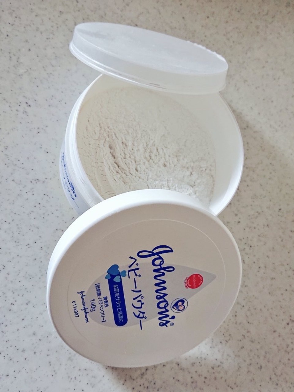 ジョンソン ベビーパウダー/ジョンソンベビー/ボディパウダーを使ったクチコミ（2枚目）